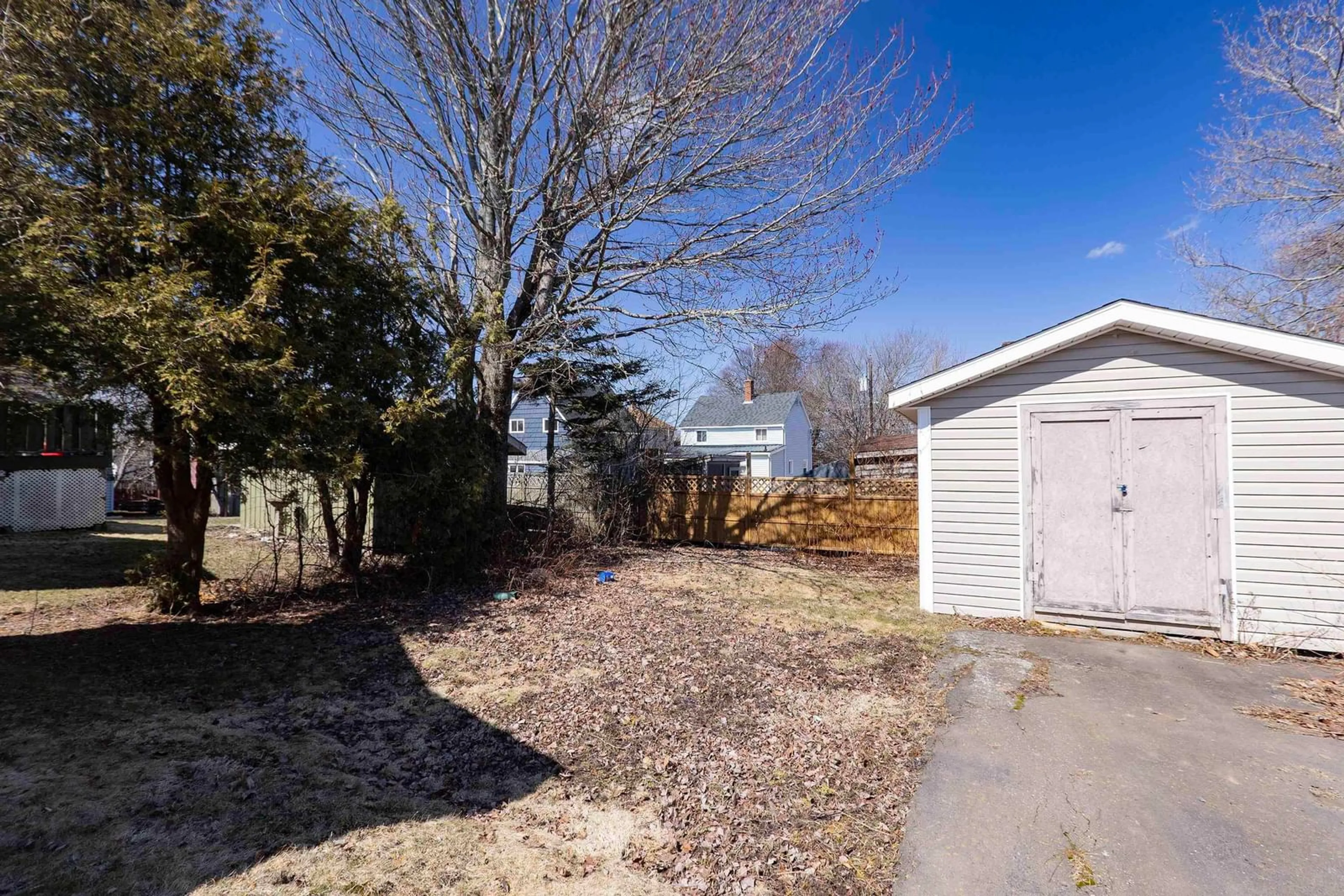 Unknown for 5 Minto St, Amherst Nova Scotia B4H 1H1