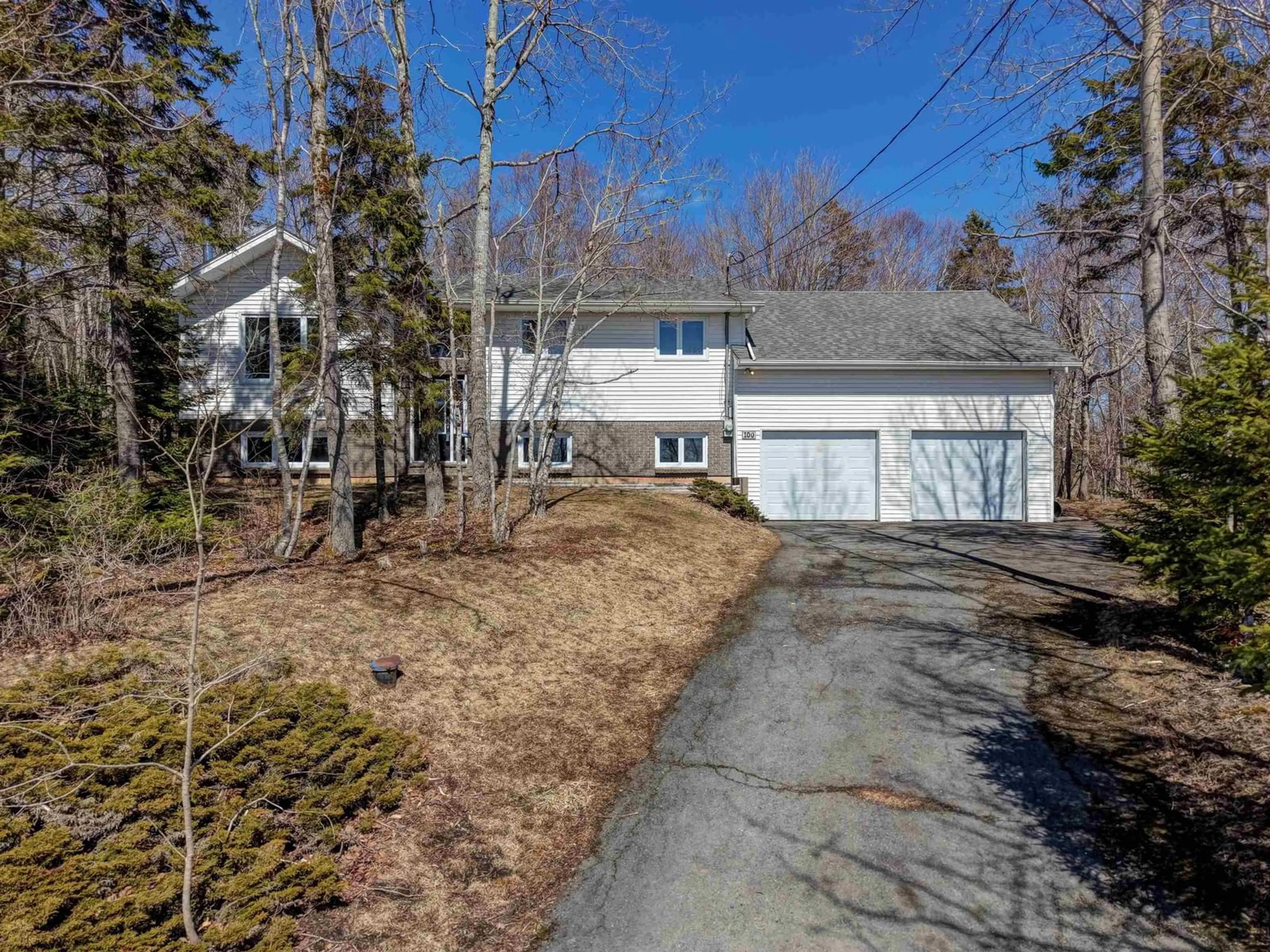 A pic from outside/outdoor area/front of a property/back of a property/a pic from drone, street for 100 Tamarack Dr, Fall River Nova Scotia B2T 1E8