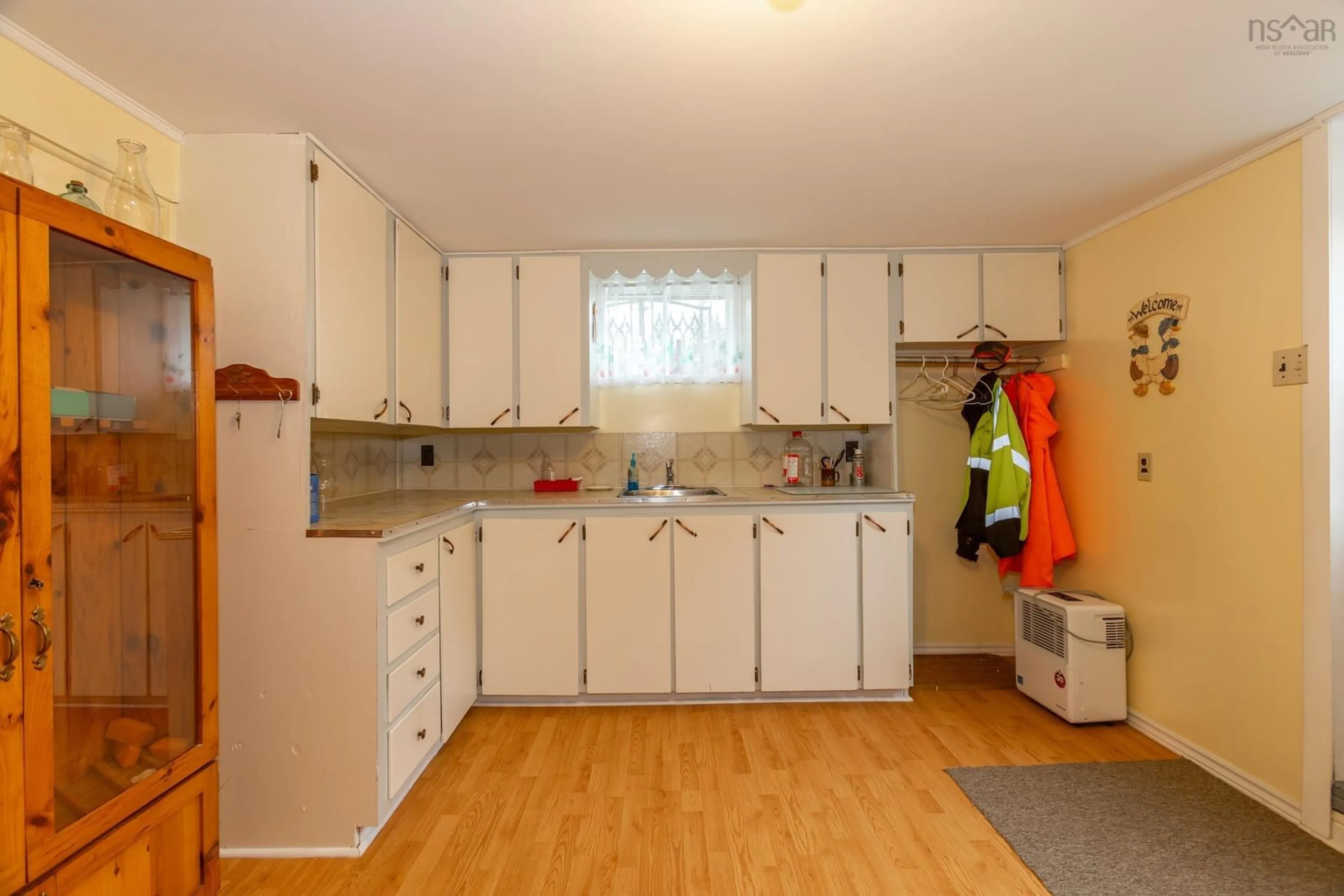 Standard kitchen, wood/laminate floor for 144 Fraser Road, Granville Centre Nova Scotia B0S 1A0