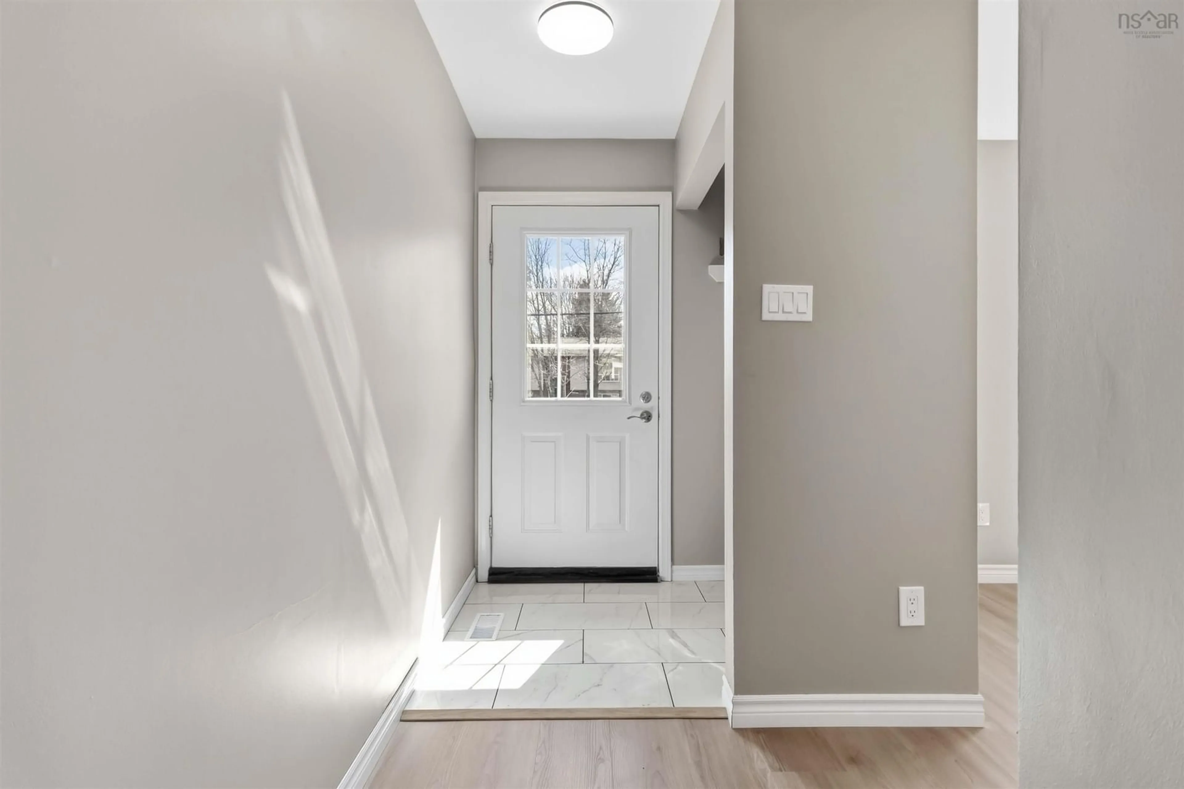Indoor entryway for 165 Merrimac Dr, Cole Harbour Nova Scotia B2W 3W9