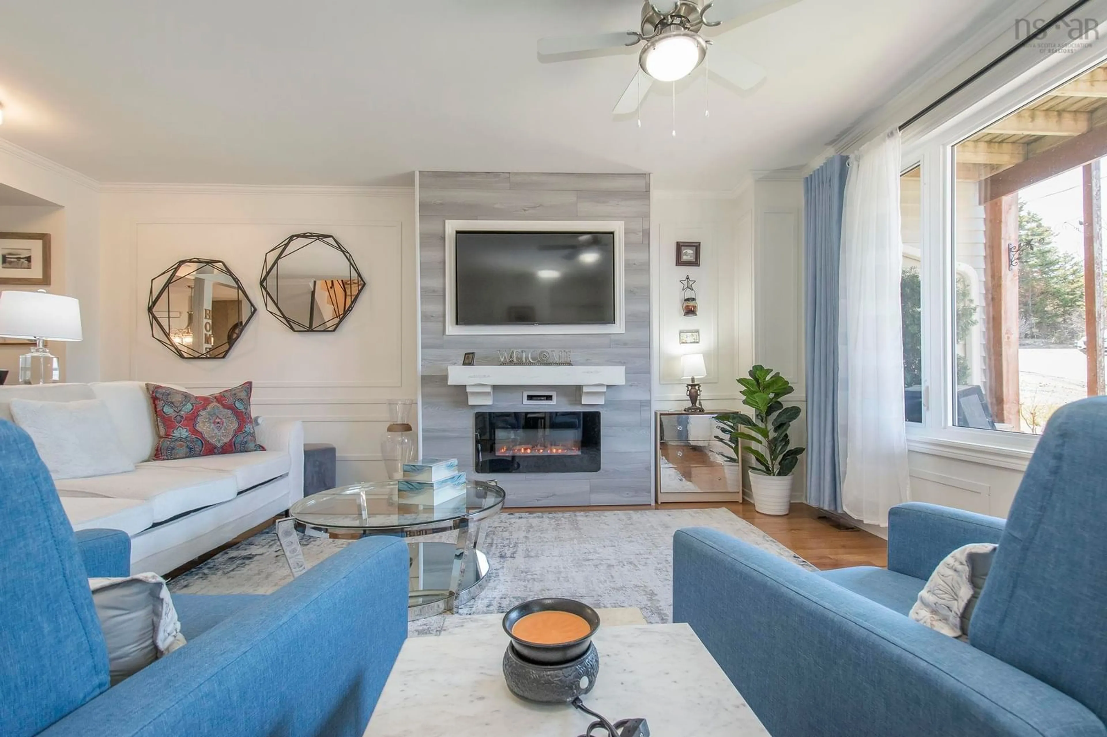 Living room with furniture, unknown for 552 South Broadway Ave, Cornwallis Park Nova Scotia B0S 1H0