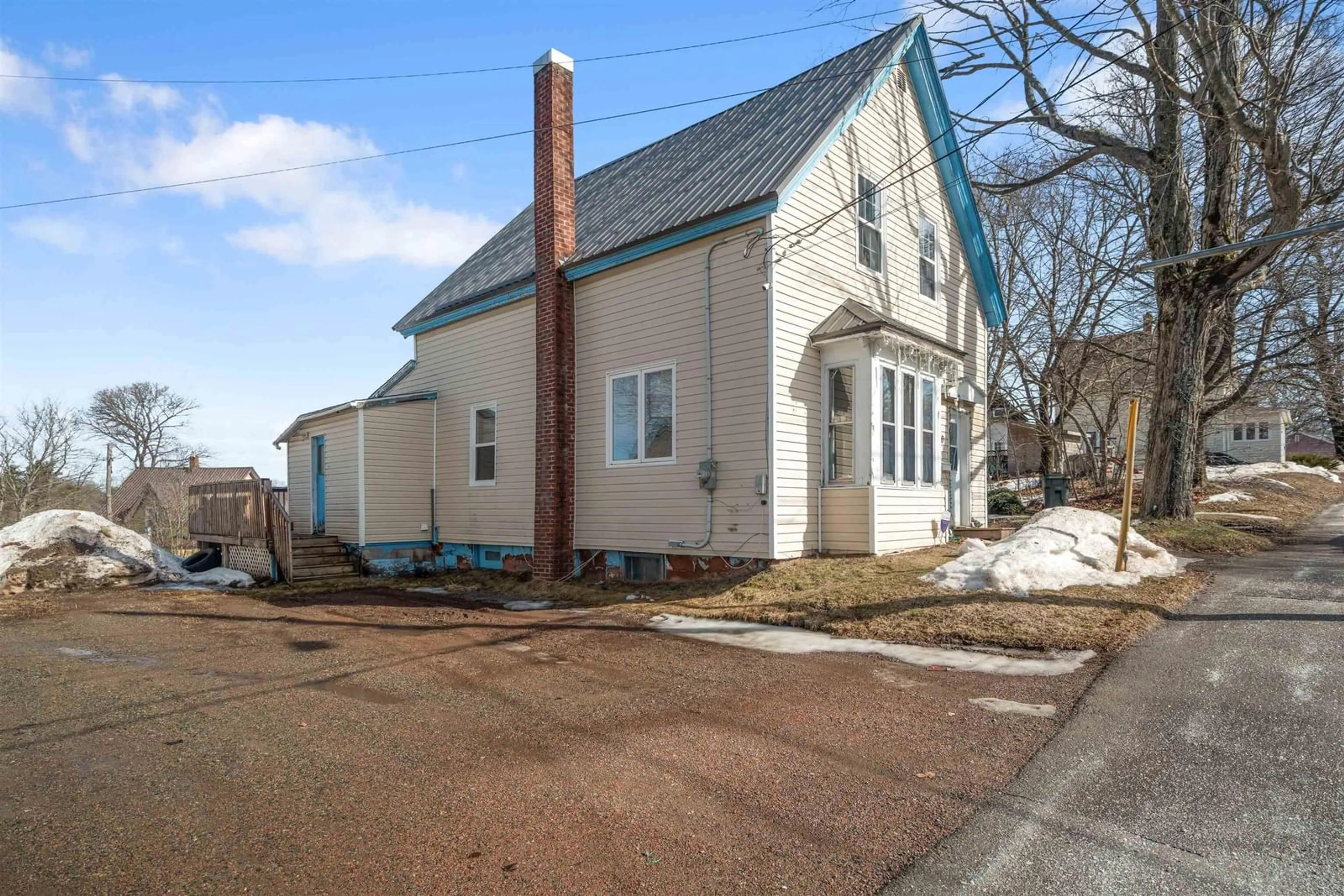 Unknown for 10 East Pleasant St, Amherst Nova Scotia B4H 1M4