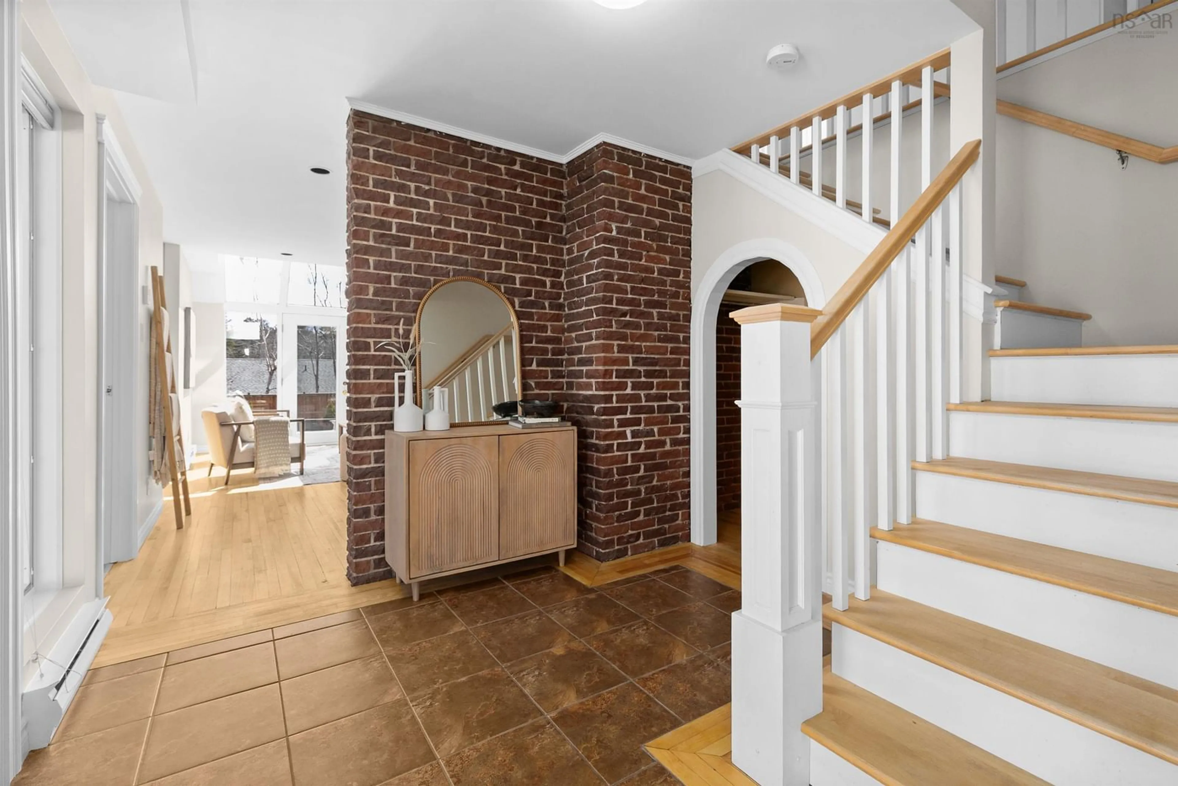 Indoor foyer for 140 Pinecrest Blvd, Bridgewater Nova Scotia B4V 3R4