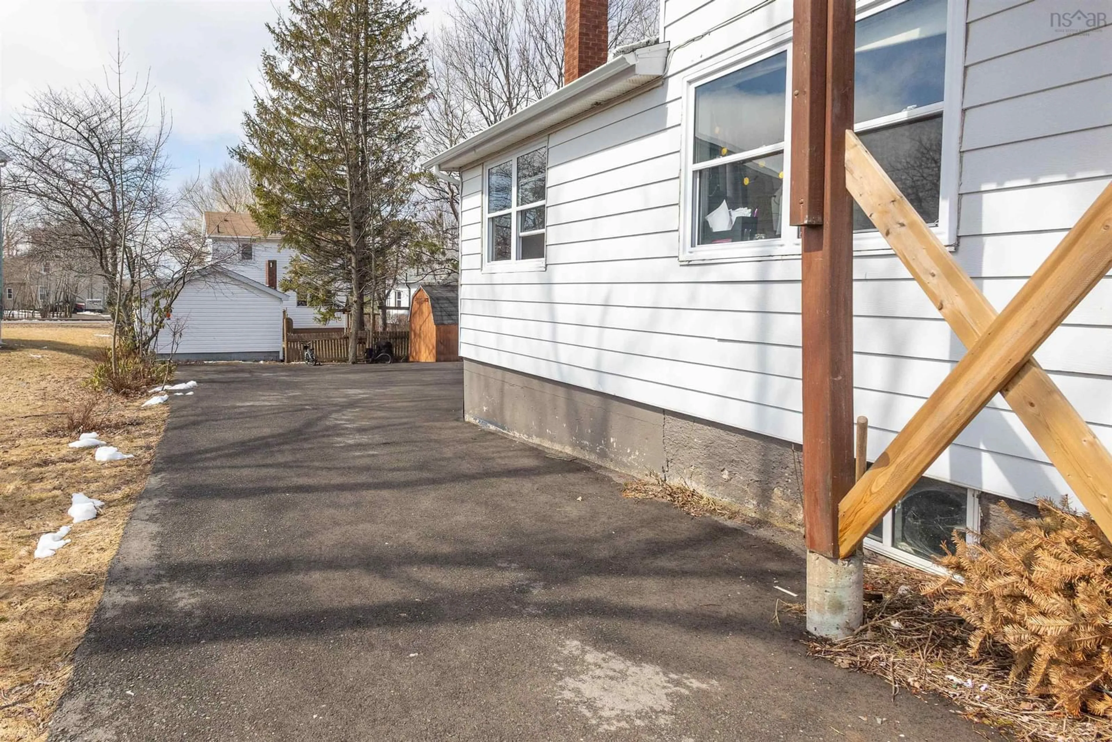 Patio, street for 3 Davenport Rd, Sydney Nova Scotia B1P 2R2