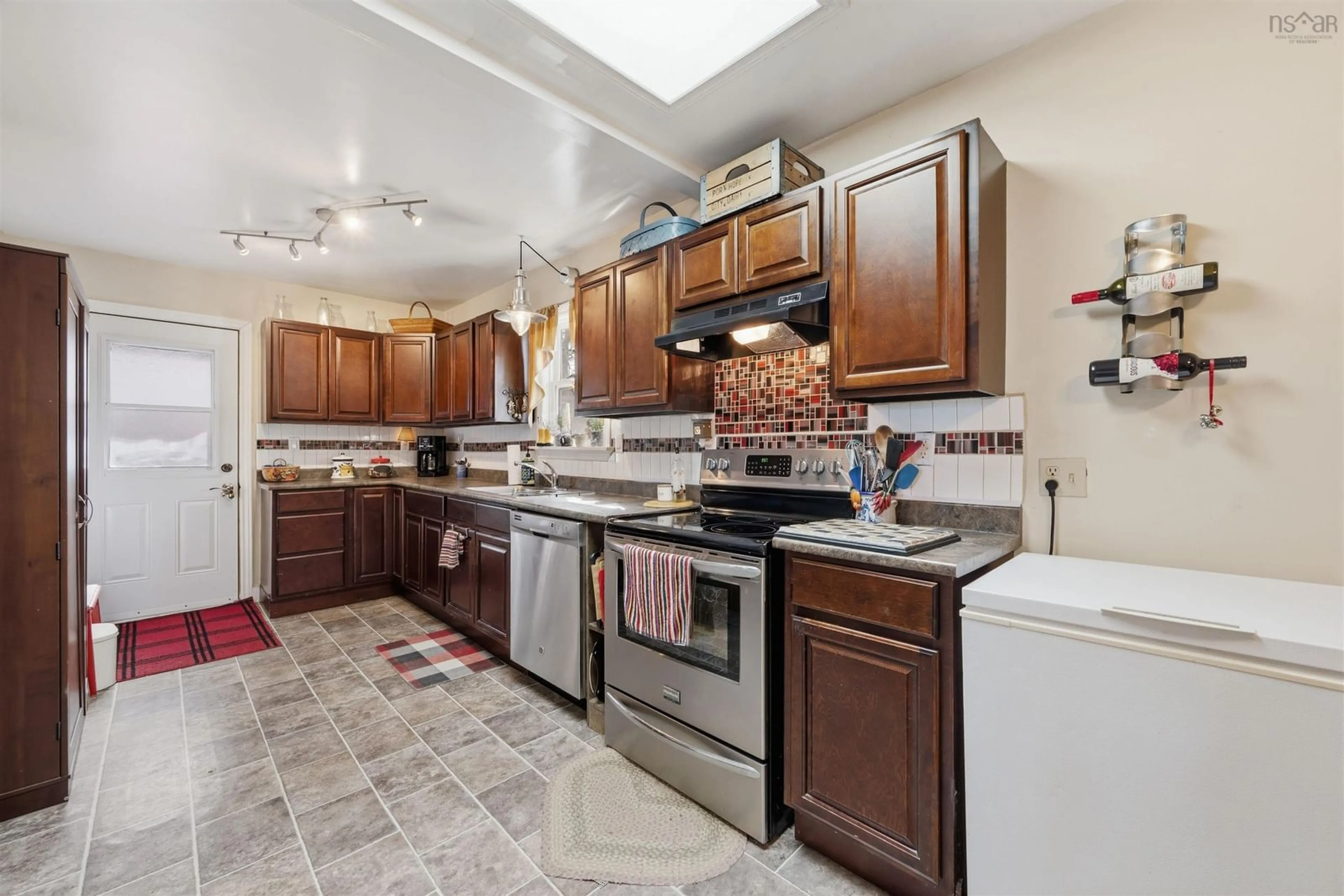 Standard kitchen, ceramic/tile floor for 402 Highland Ave, Windsor Nova Scotia B0N 2T0