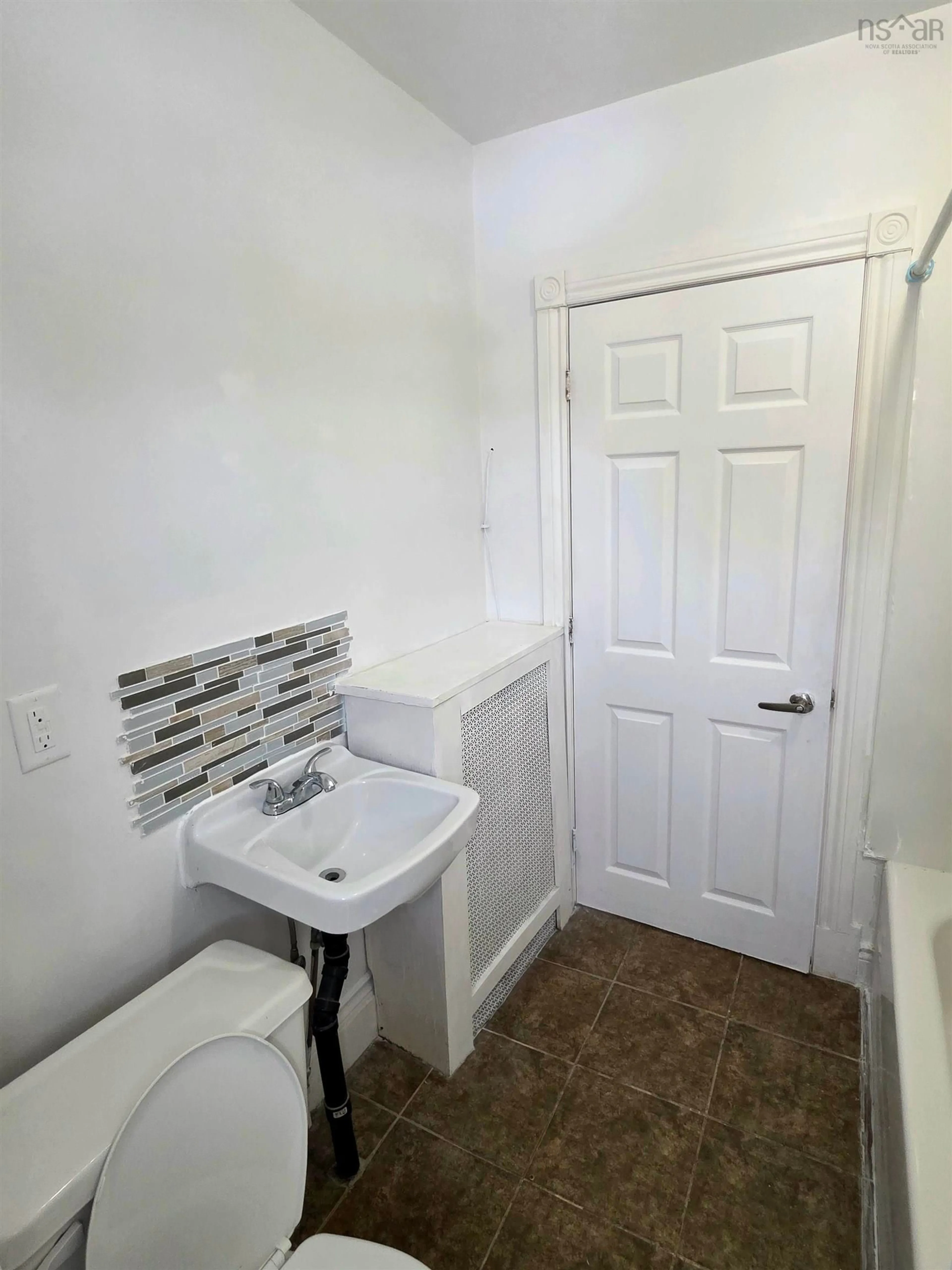 A pic of a room for 797 Victoria Rd, Whitney Pier Nova Scotia B1N 1J9