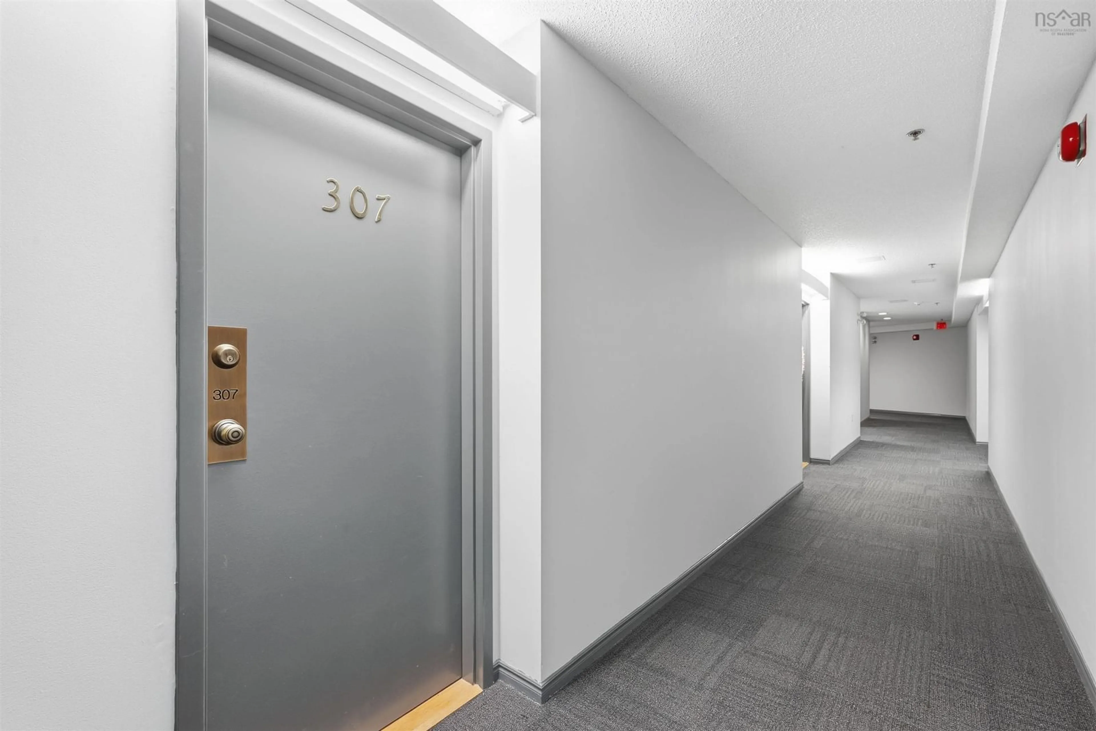 Indoor foyer for 87 Kearney Lake Rd #307, Halifax Nova Scotia B3M 4H1