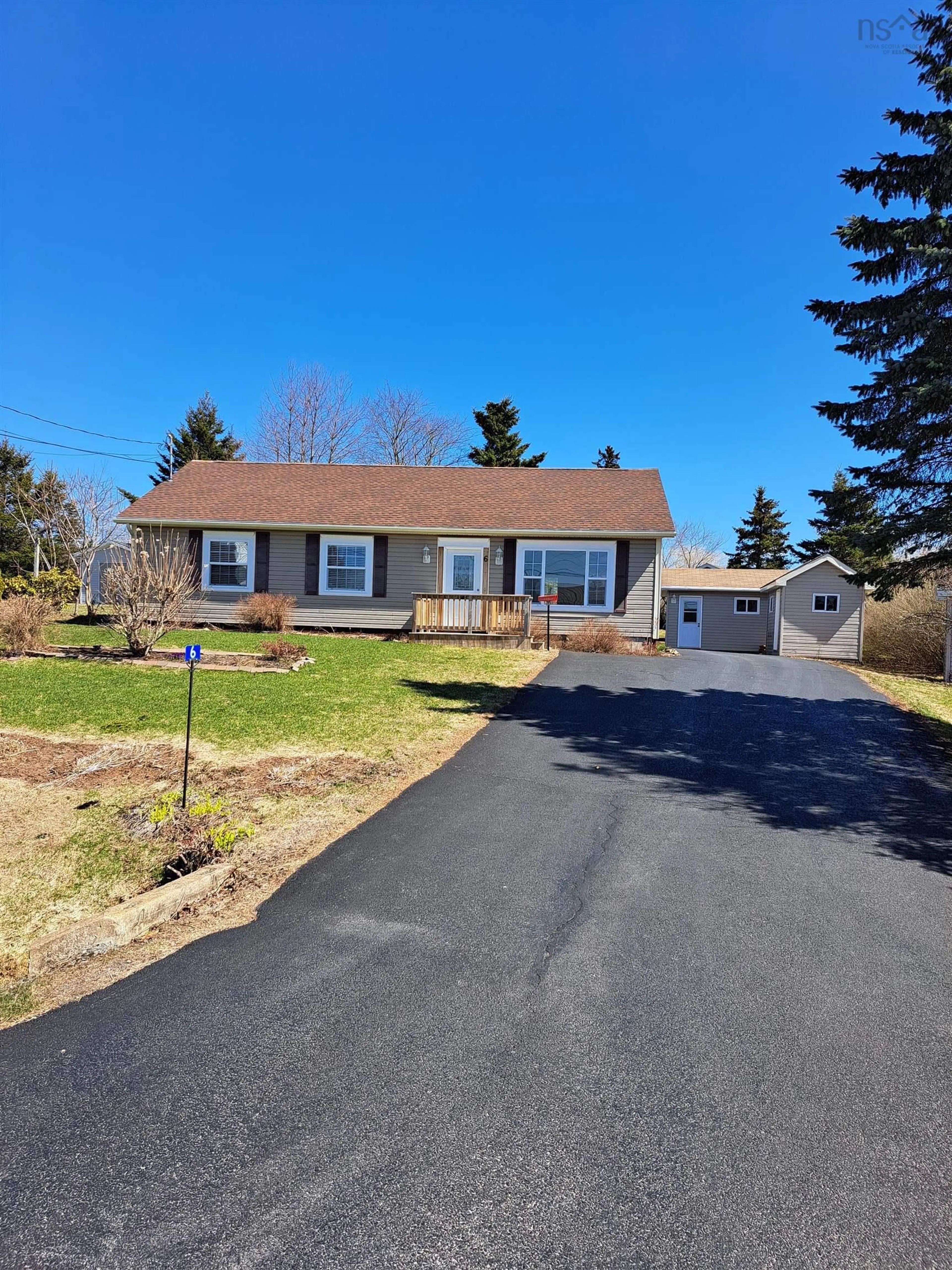 A pic from outside/outdoor area/front of a property/back of a property/a pic from drone, street for 6 Kingsview Dr, Windsor Nova Scotia B0N 2T0