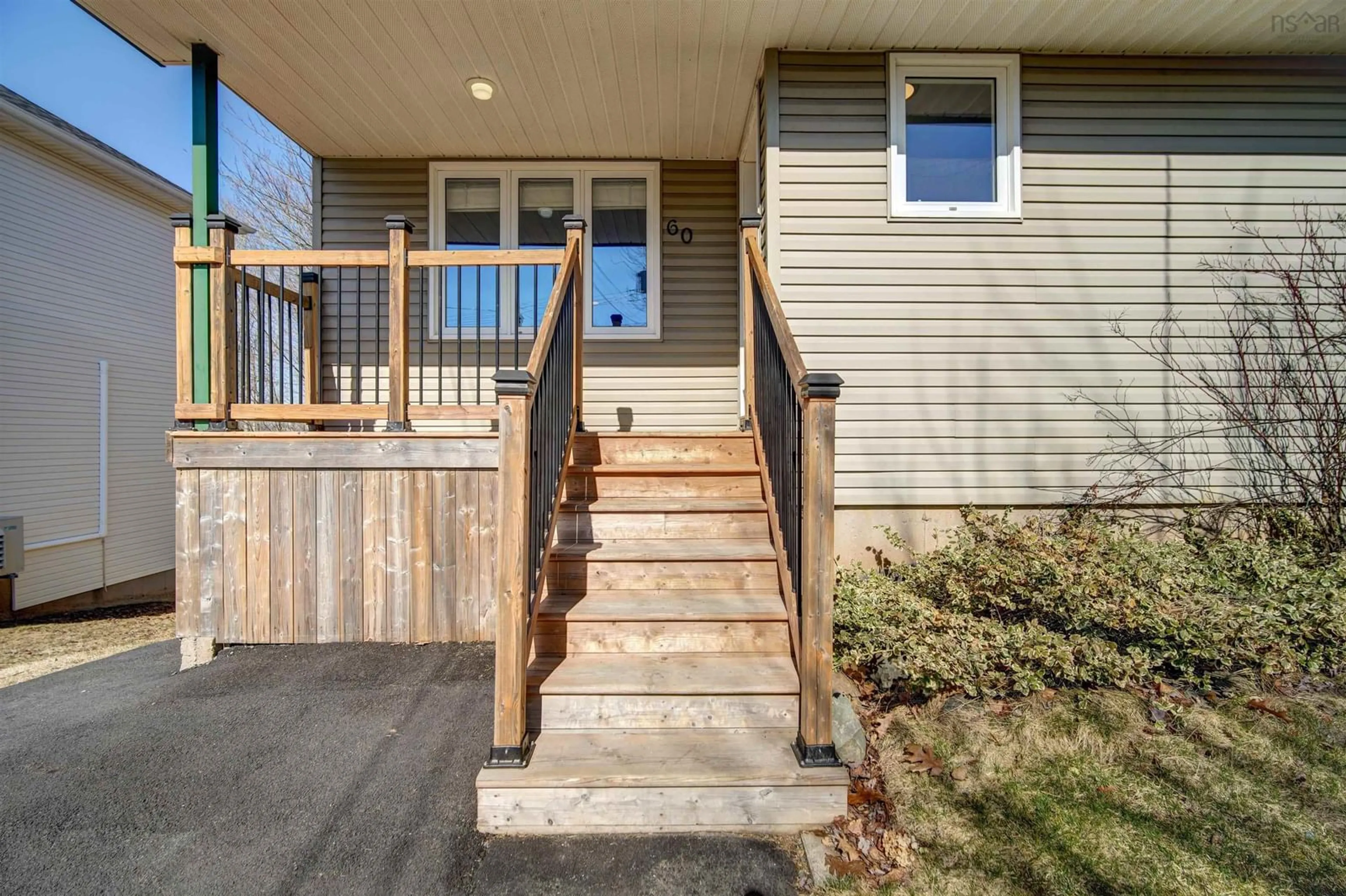 Indoor entryway for 60 Lancaster Dr, Dartmouth Nova Scotia B3A 4X7