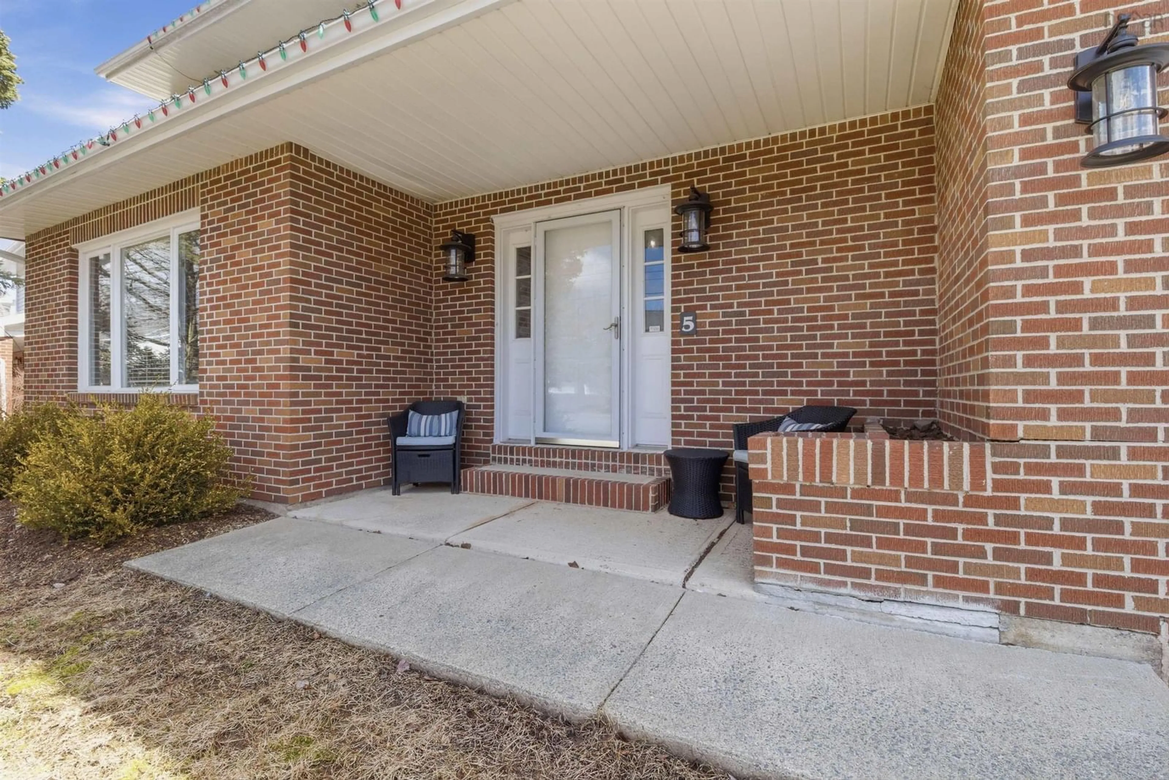 Indoor entryway for 5 Parkvale Cres, Bedford Nova Scotia B4A 3M3