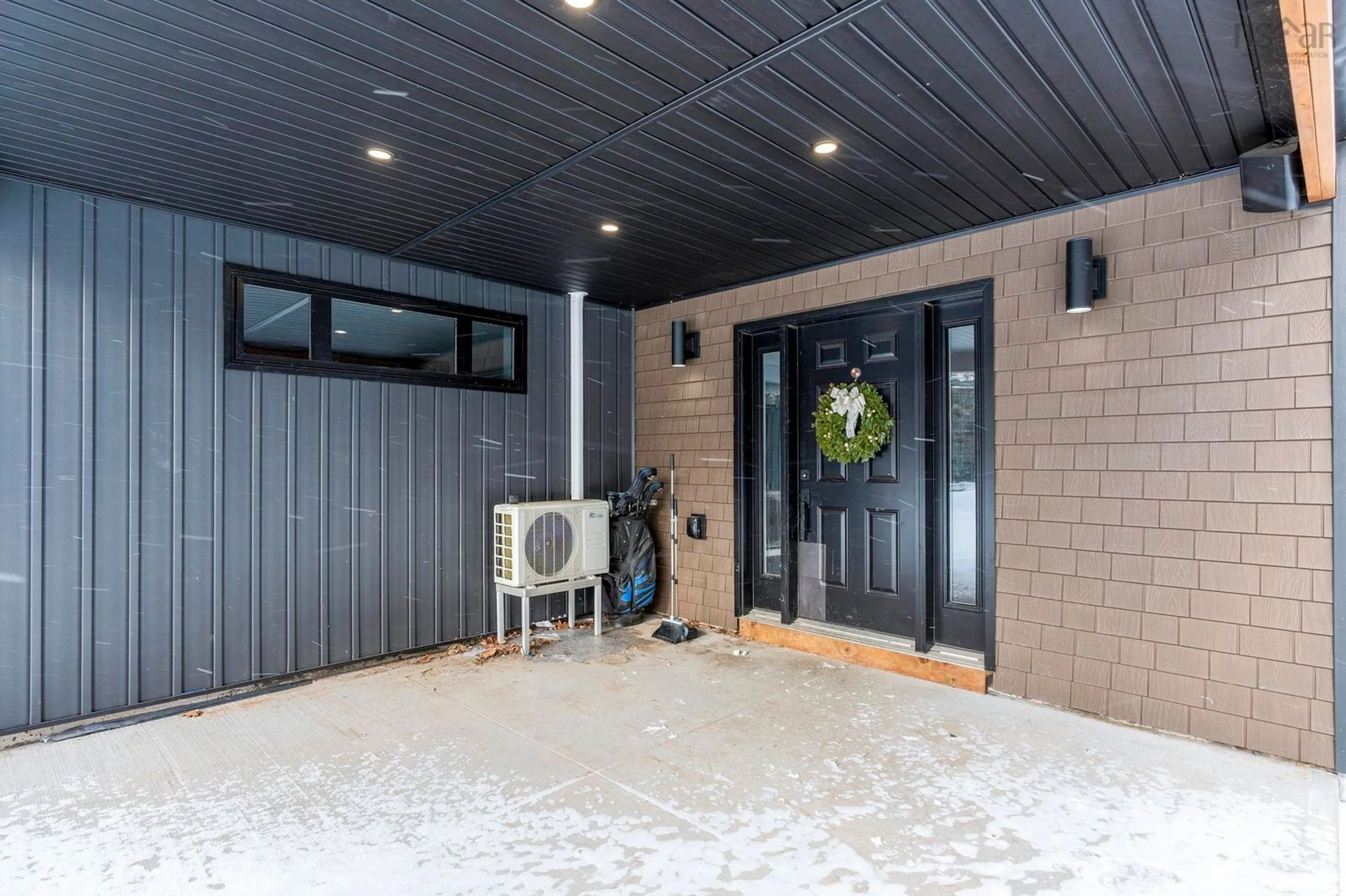 Indoor entryway for 1191 Highway 201, Greenwood Nova Scotia B0P 1N0