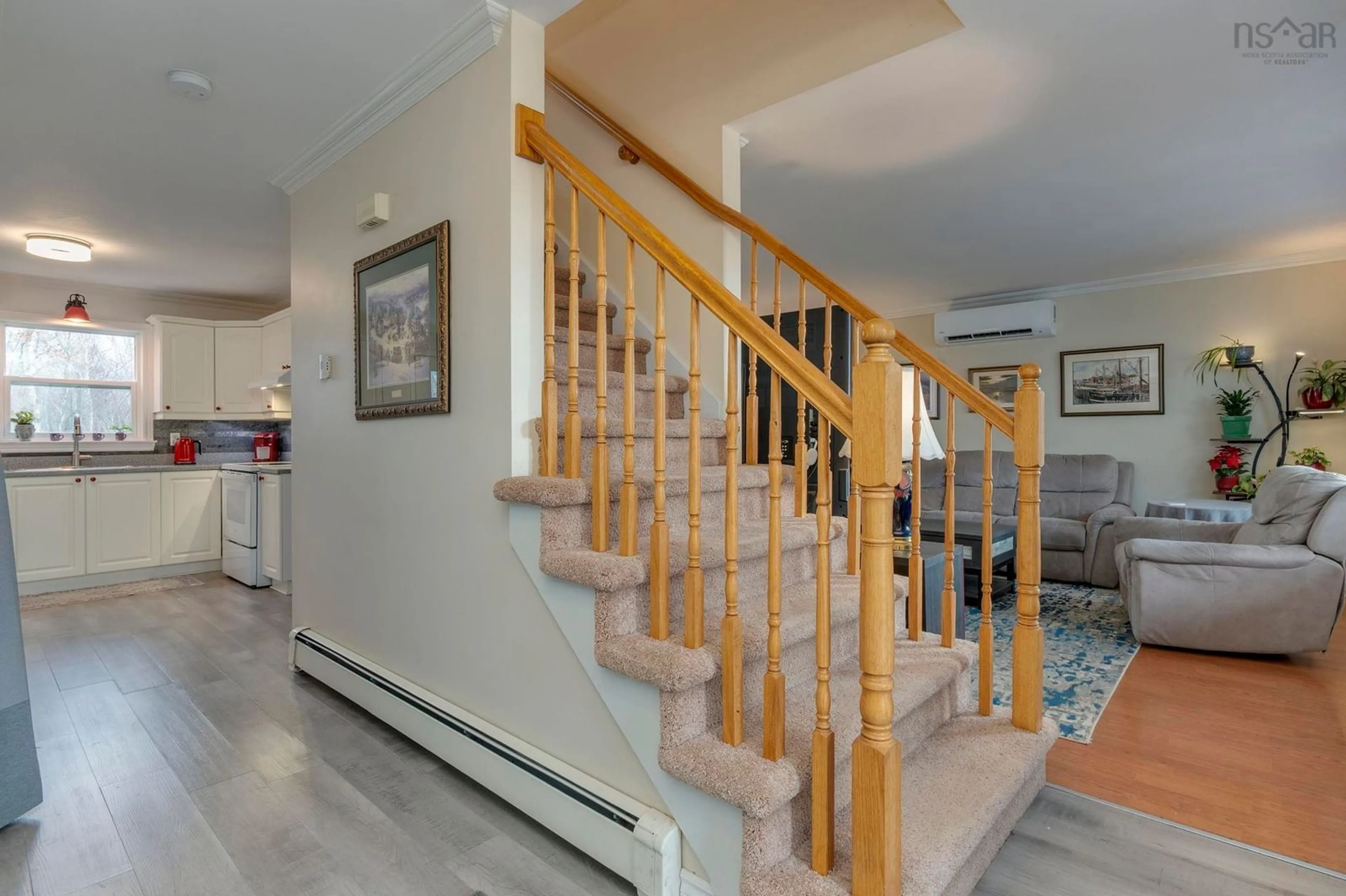 Indoor foyer for 107 Lancaster Dr, Dartmouth Nova Scotia B3A 4X8