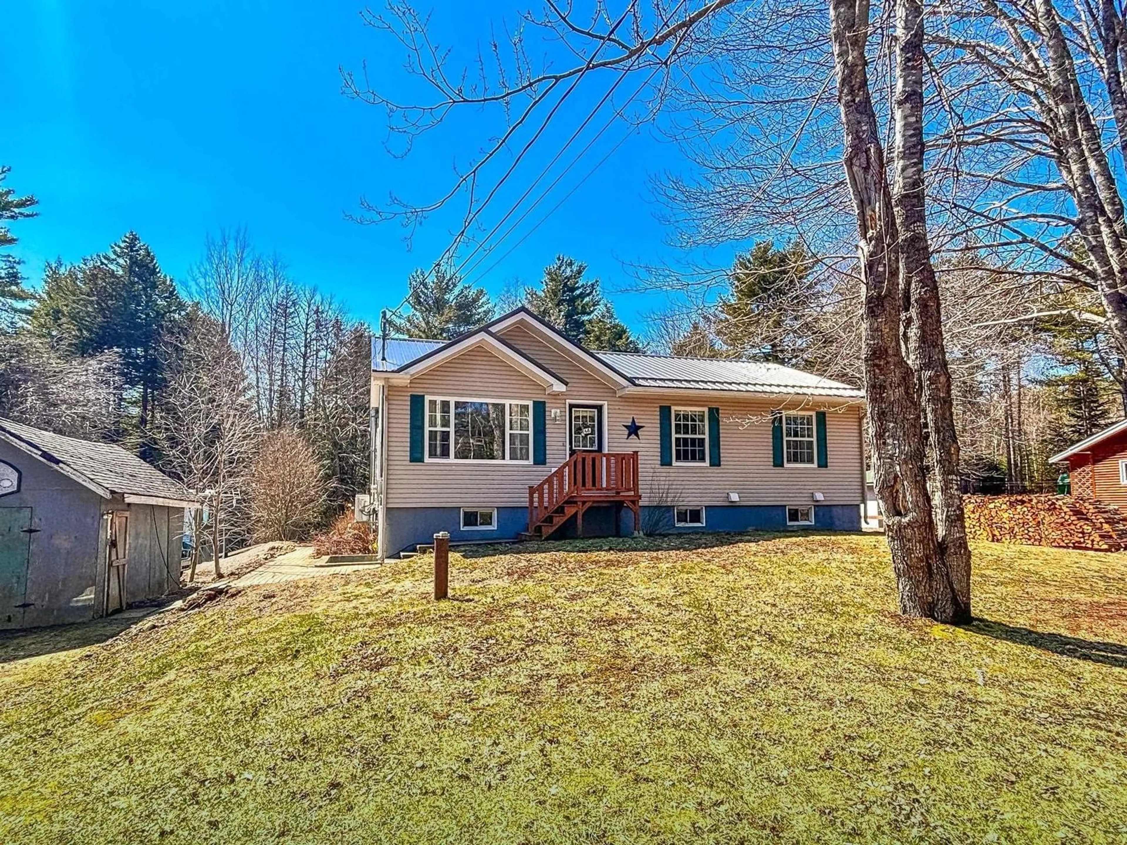 Home with vinyl exterior material, unknown for 1895 Upper Branch Rd, Midville Branch Nova Scotia B4V 4S7