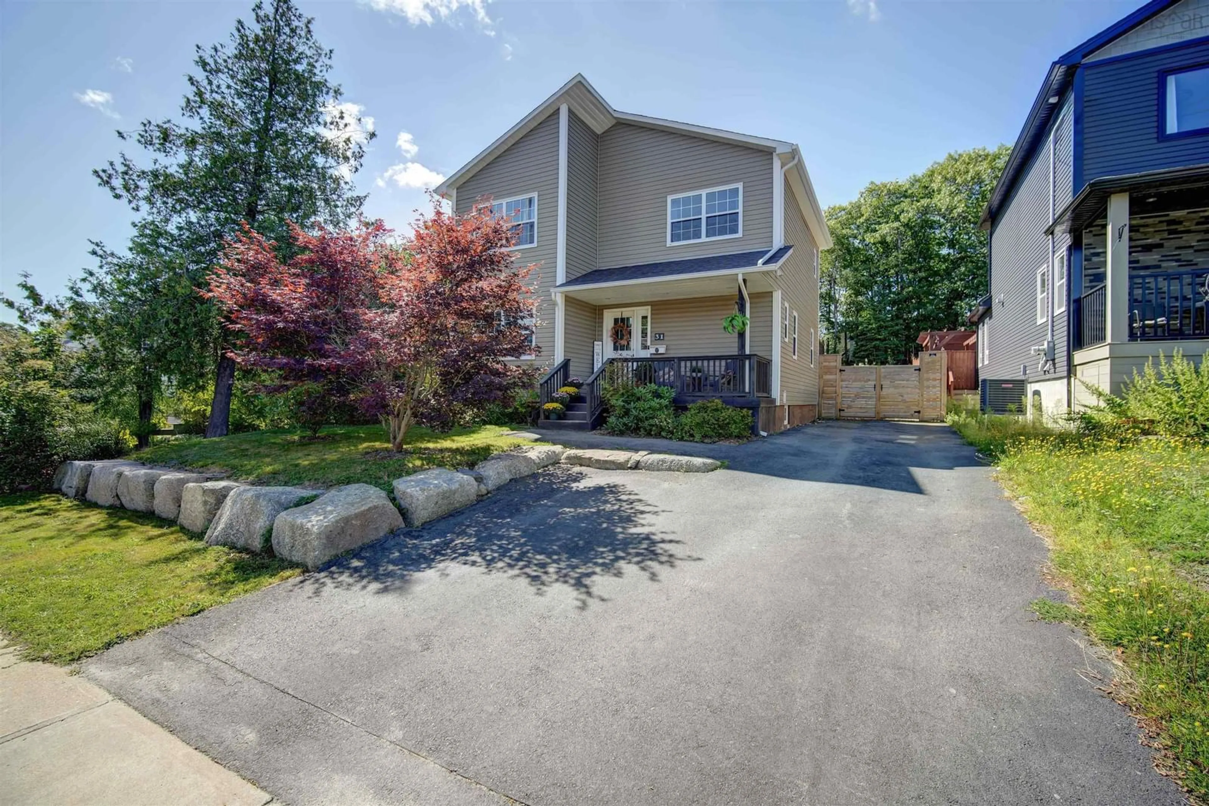 A pic from outside/outdoor area/front of a property/back of a property/a pic from drone, street for 31 St. Michaels Ave, Halifax Nova Scotia B3P 1M6