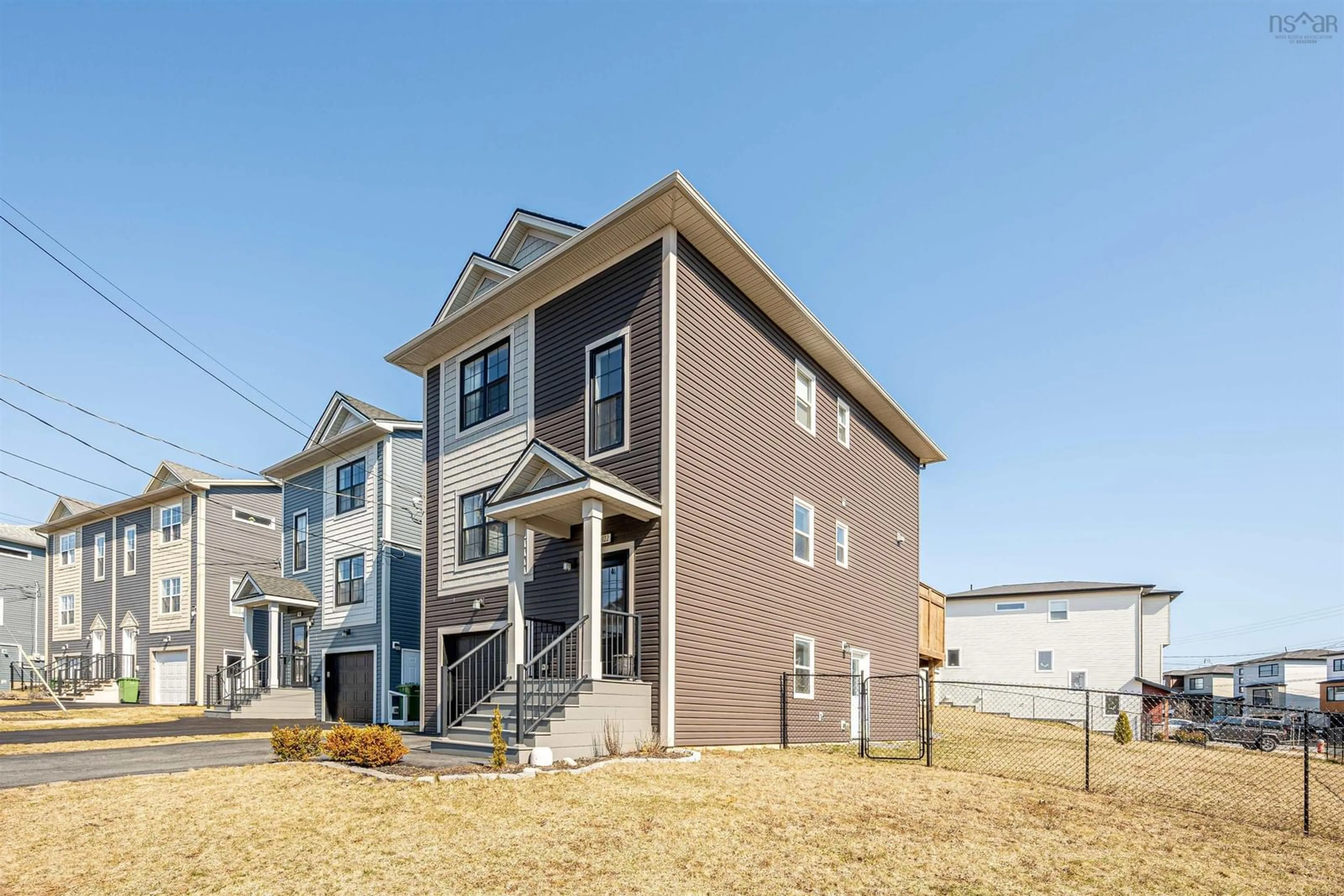 Home with vinyl exterior material, street for 122 Onyx Cres, Halifax Nova Scotia B3P 0H6