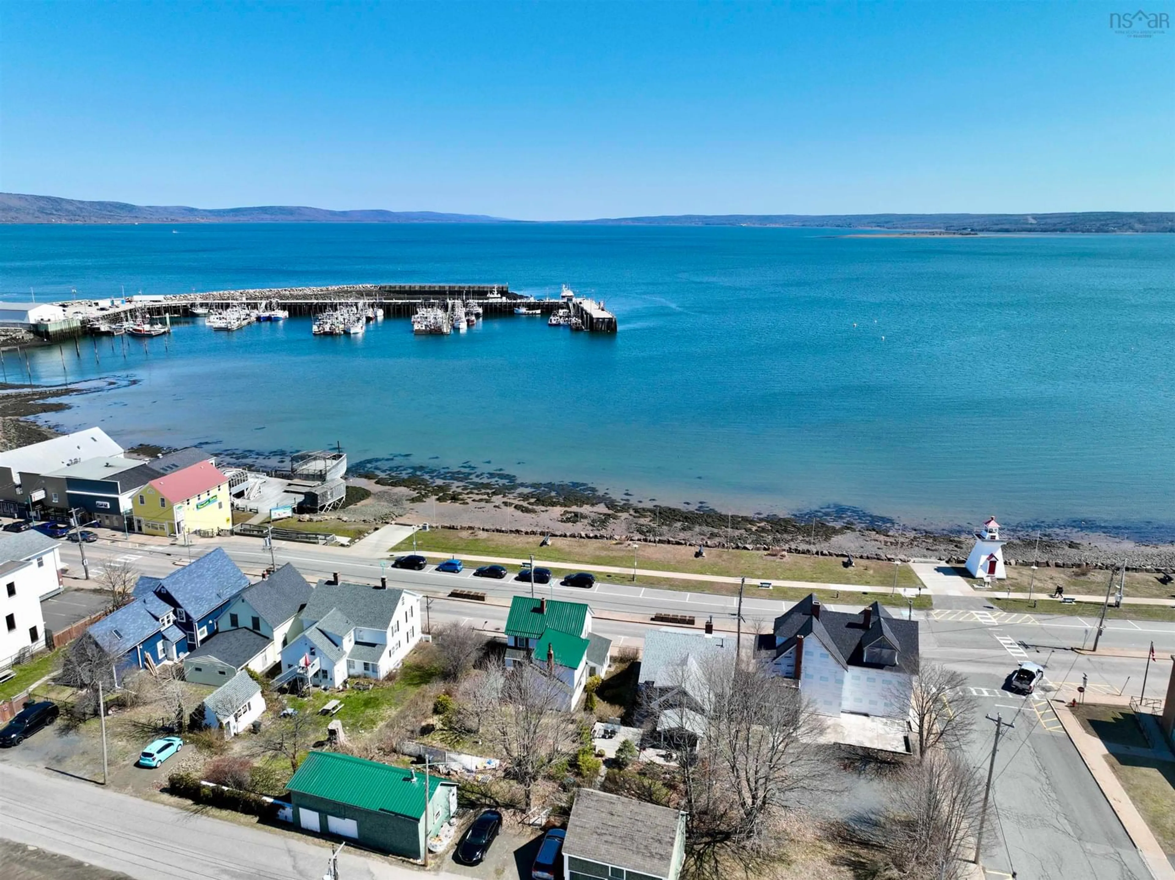 A pic from outside/outdoor area/front of a property/back of a property/a pic from drone, water/lake/river/ocean view for 9 Water St, Digby Nova Scotia B0V 1A0