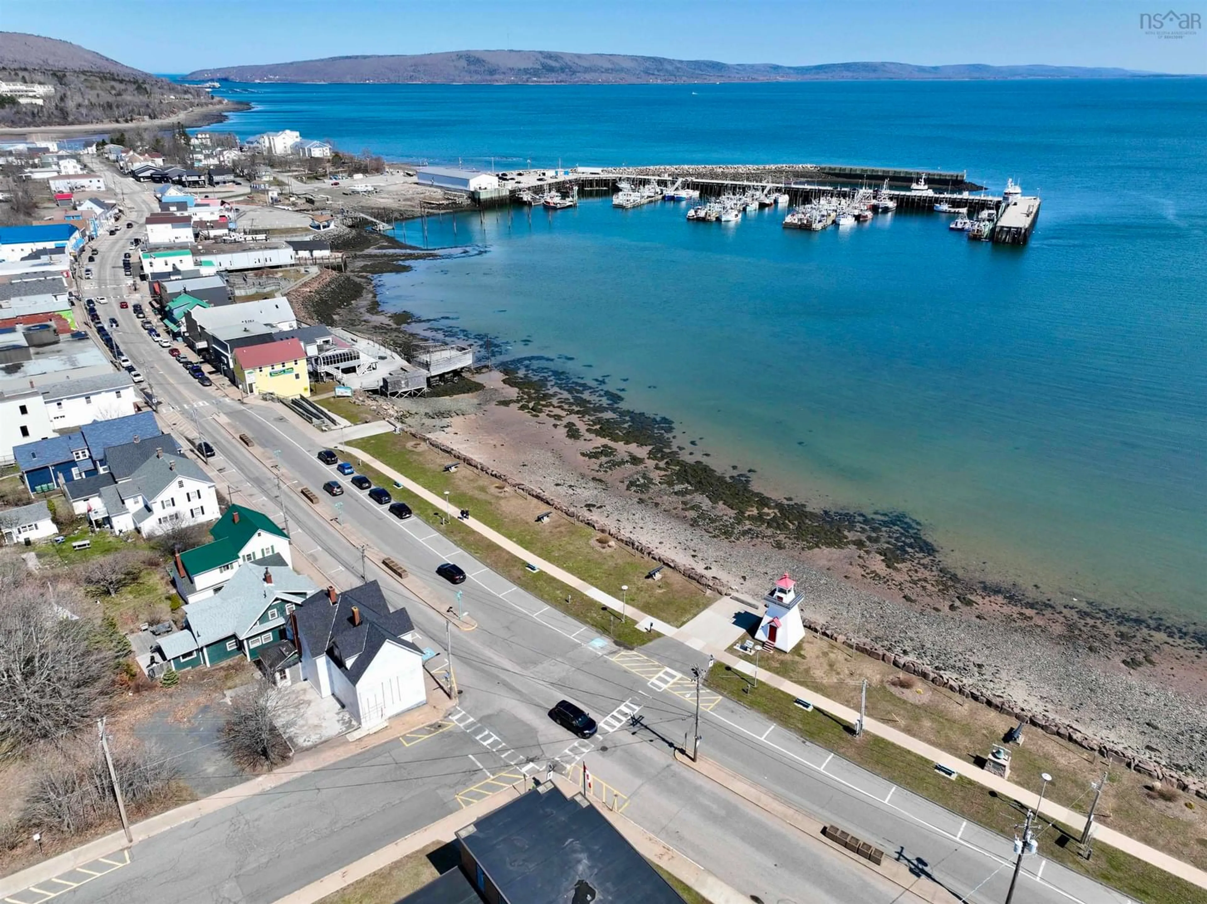 A pic from outside/outdoor area/front of a property/back of a property/a pic from drone, water/lake/river/ocean view for 9 Water St, Digby Nova Scotia B0V 1A0