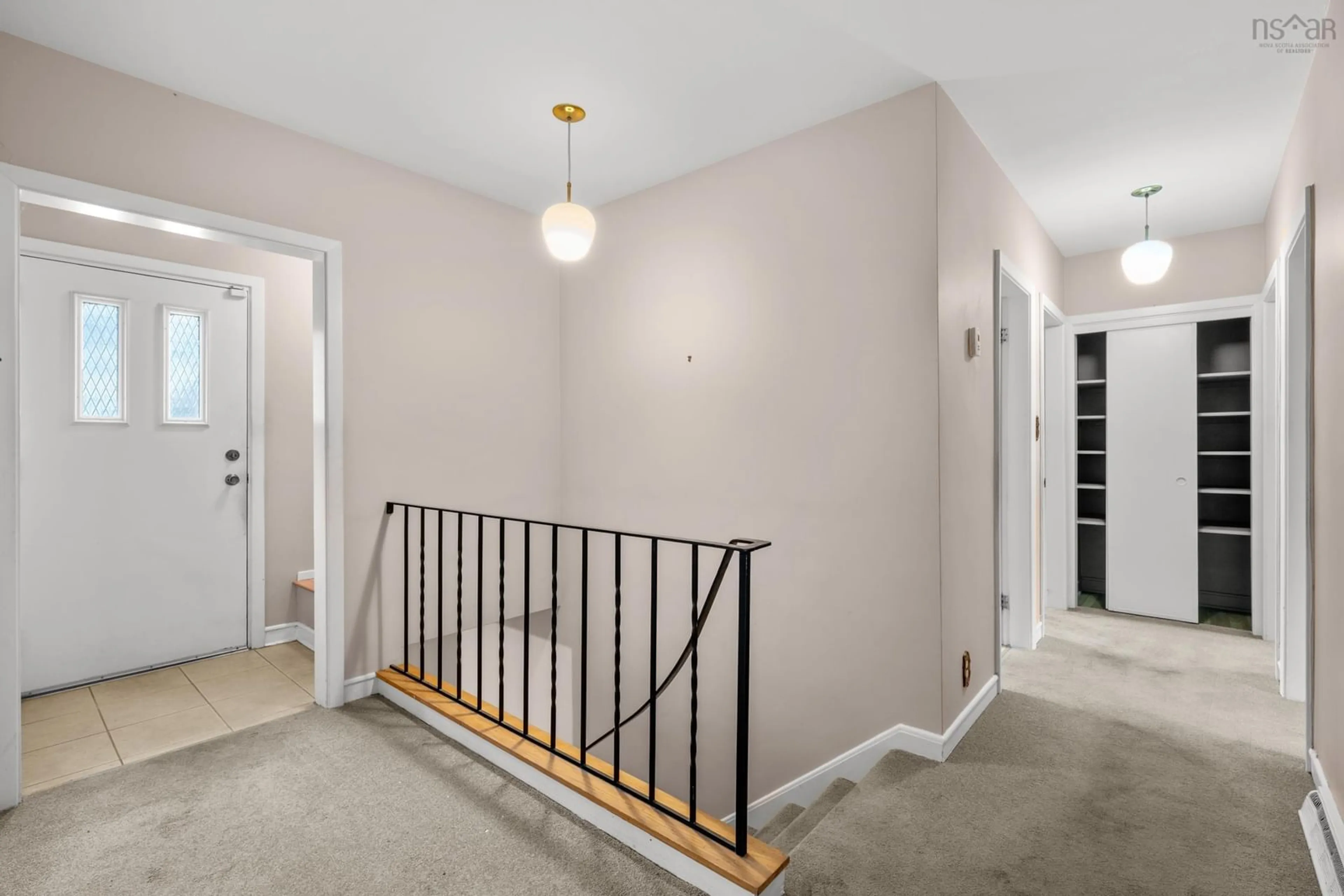 Indoor entryway for 16 Glenn Dr, Halifax Nova Scotia B3M 2B9