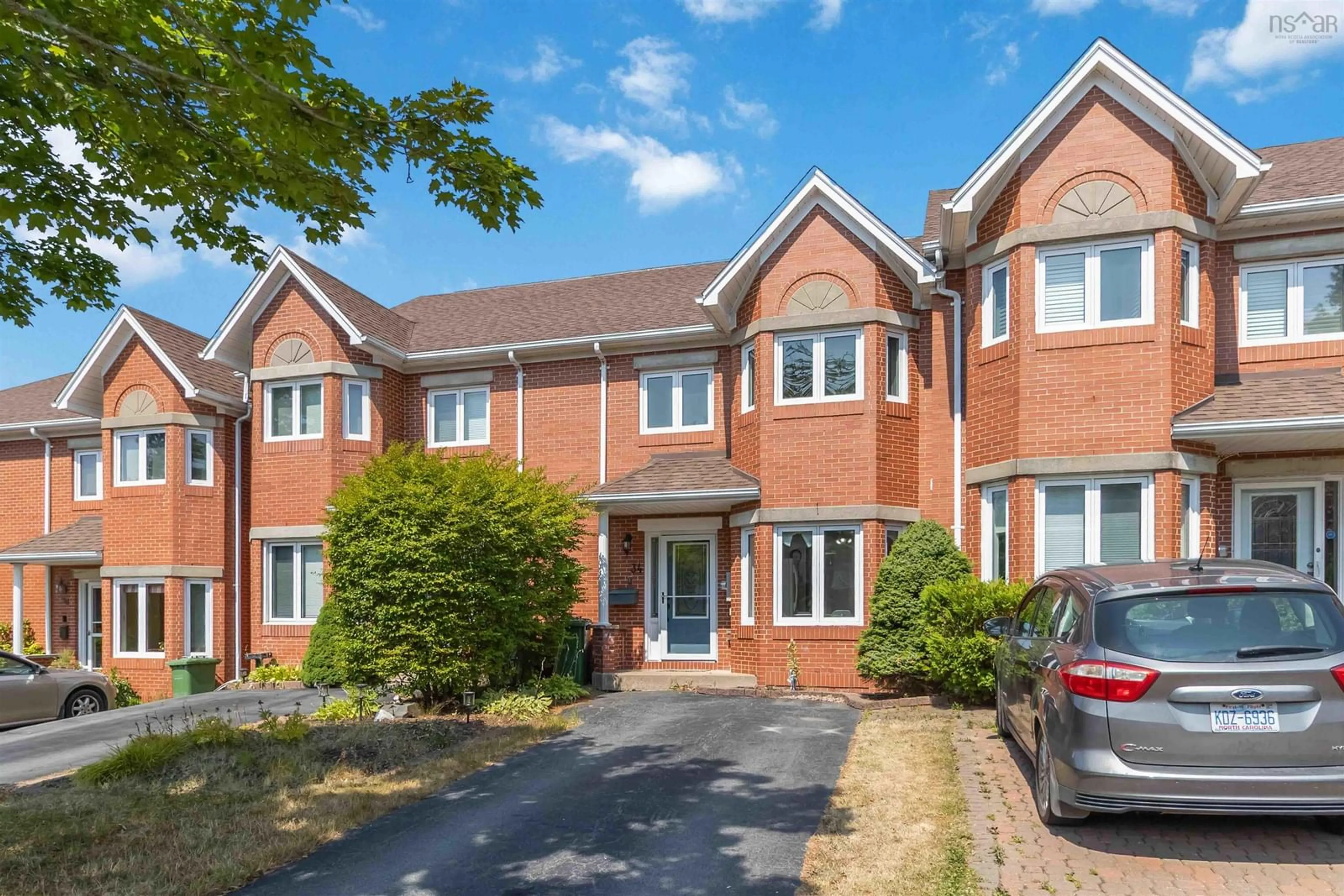A pic from outside/outdoor area/front of a property/back of a property/a pic from drone, street for 34 Trailwood Pl, Halifax Nova Scotia B3M 3Y1