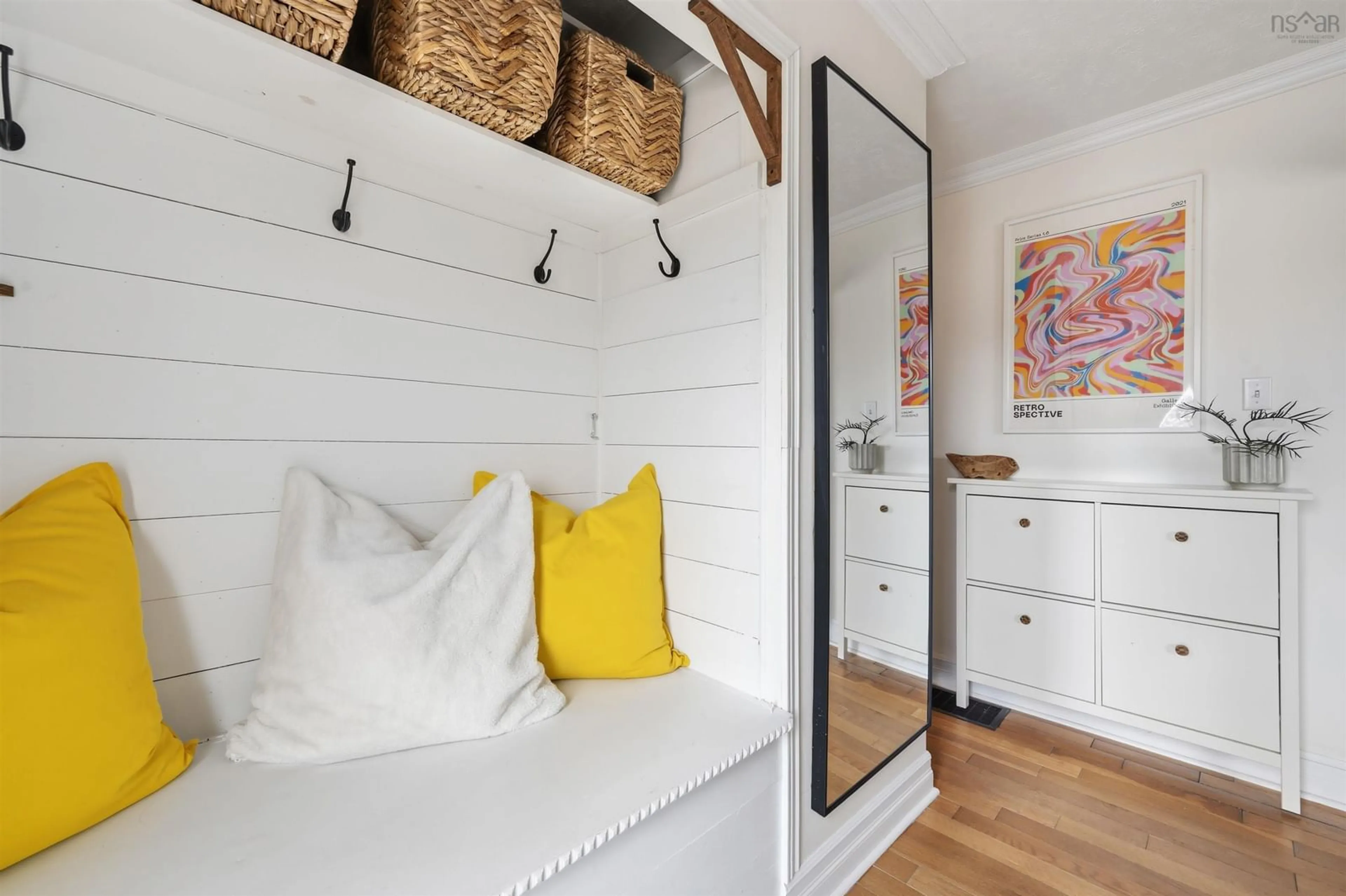 Indoor entryway for 3047 Highway 7, Lake Echo Nova Scotia B3E 1A8