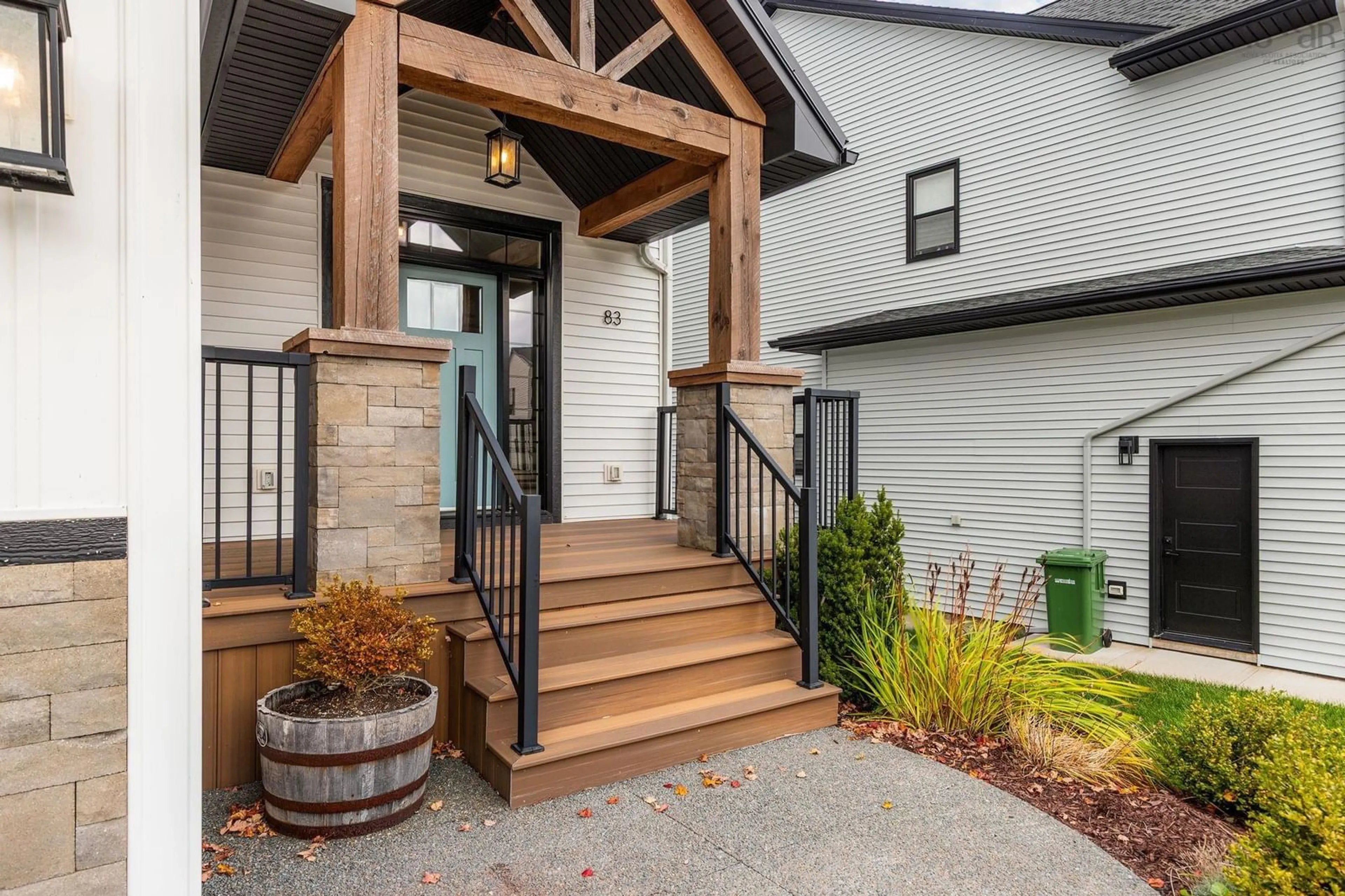 Indoor entryway for 83 Brunello Blvd, Timberlea Nova Scotia B3T 0J3