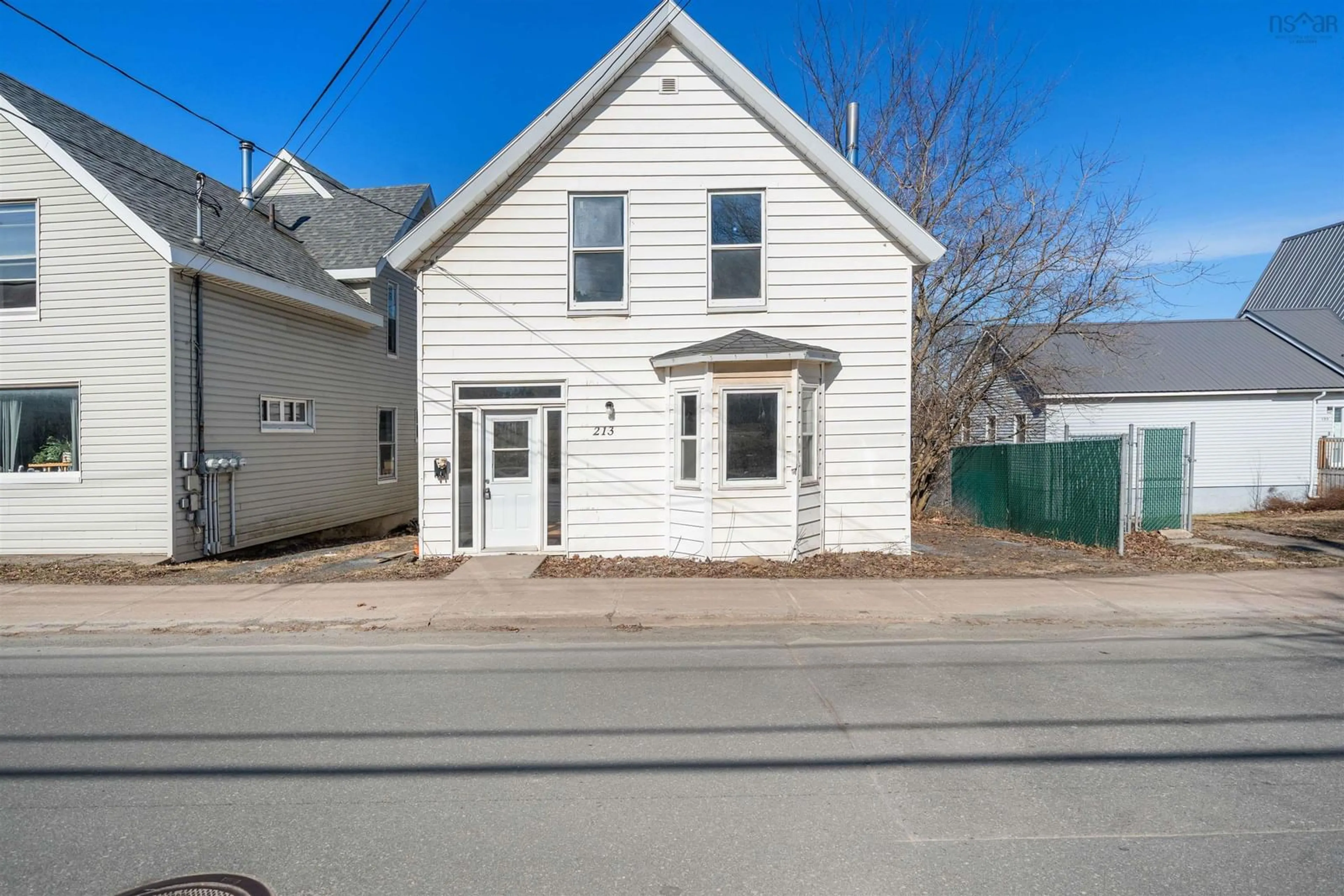 A pic from outside/outdoor area/front of a property/back of a property/a pic from drone, street for 213 Temperance St, New Glasgow Nova Scotia B2W 0G9
