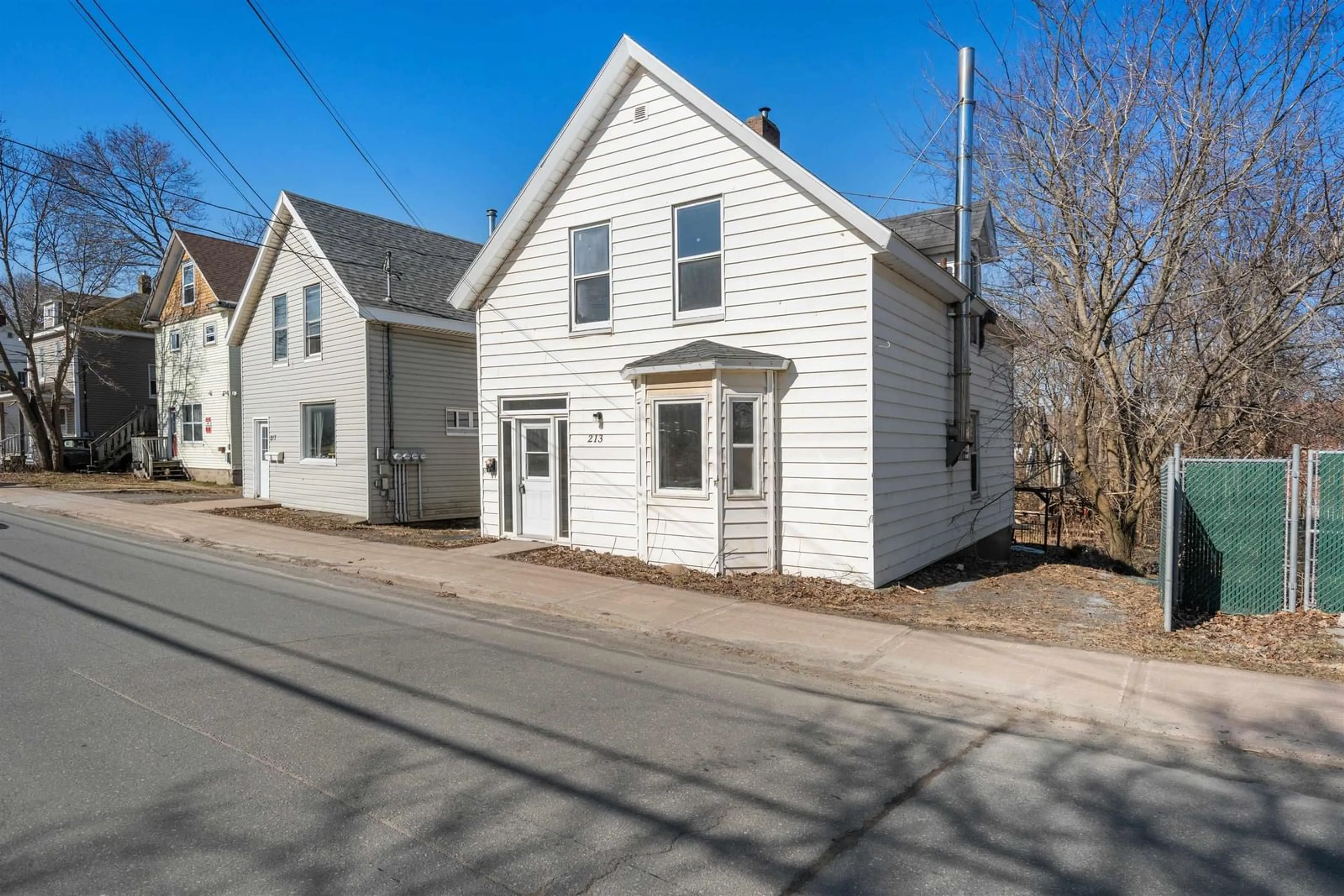 A pic from outside/outdoor area/front of a property/back of a property/a pic from drone, street for 213 Temperance St, New Glasgow Nova Scotia B2W 0G9