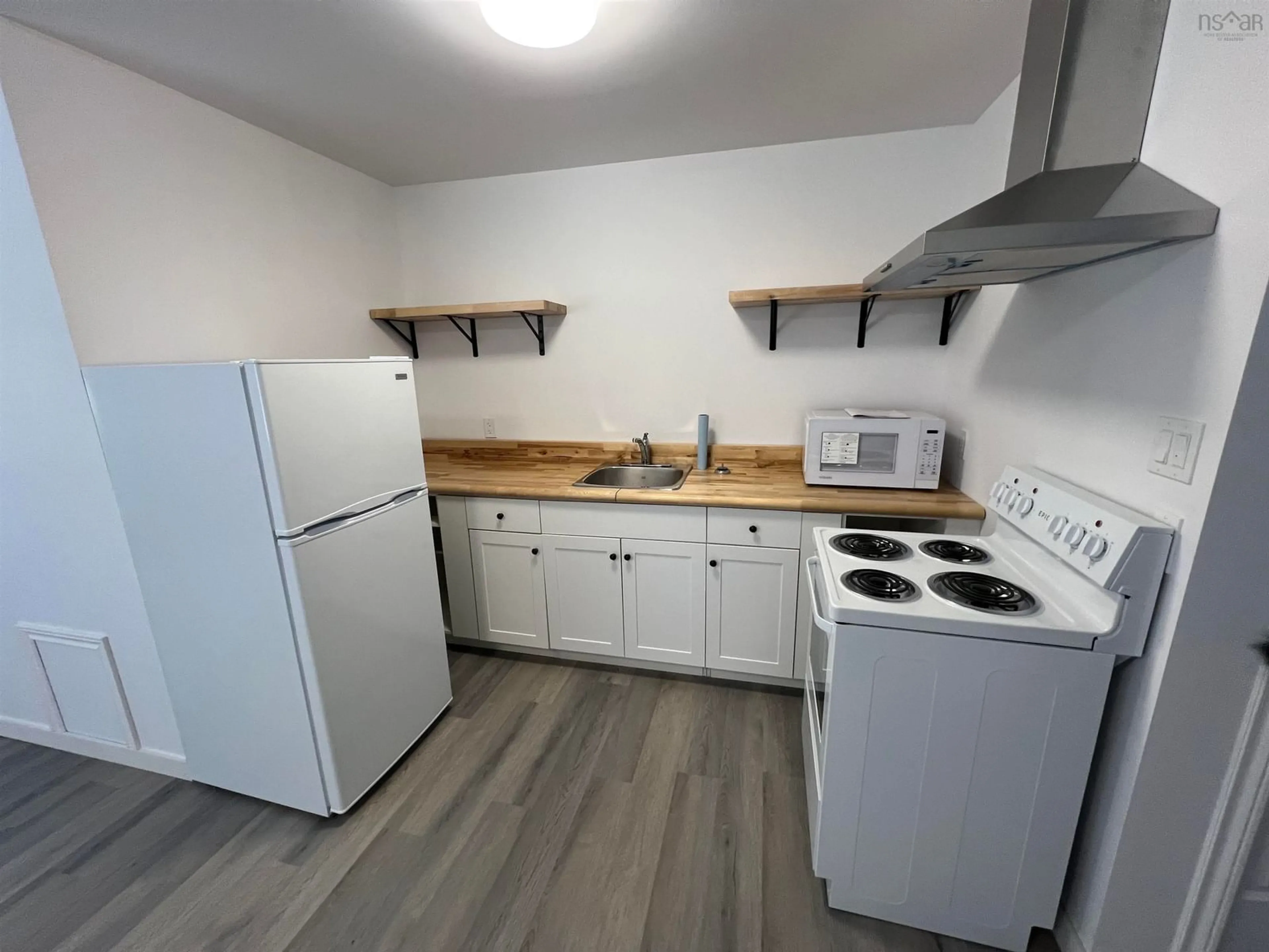 Standard kitchen, unknown for 33 Inverness St, Sydney Nova Scotia B1P 0E2