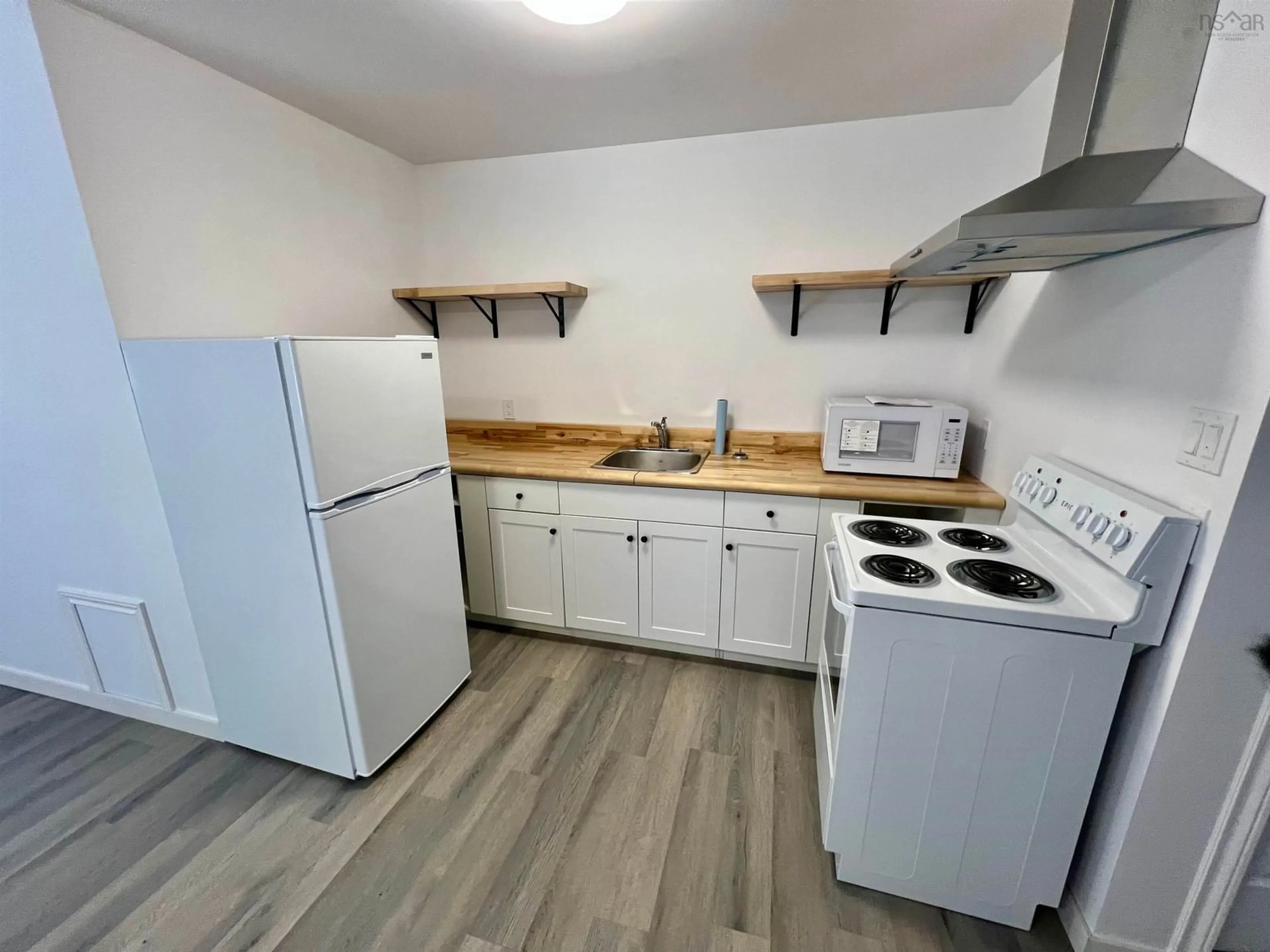 Standard kitchen, unknown for 33 Inverness St, Sydney Nova Scotia B1P 0E2