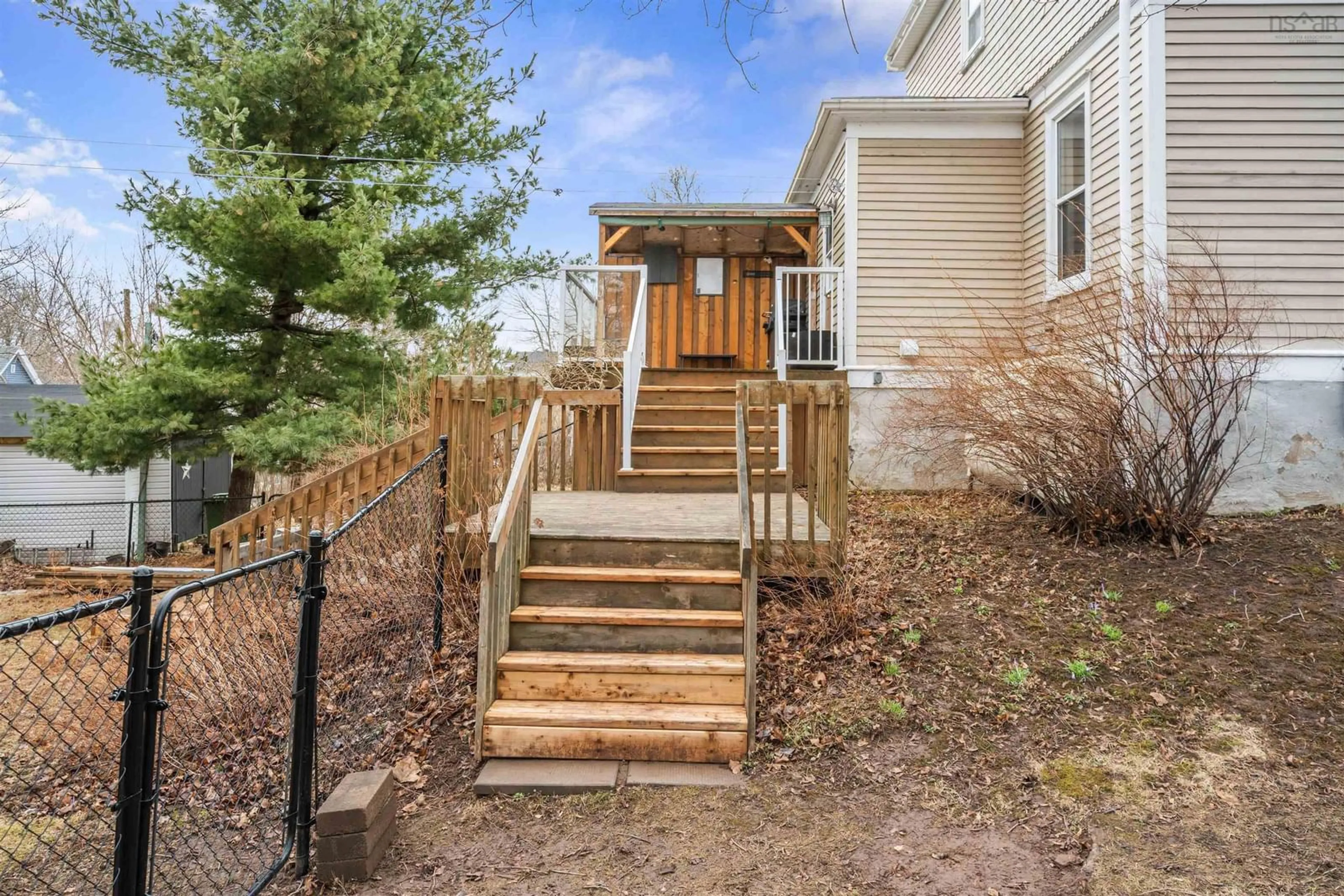 Unknown for 168 Carleton St, New Glasgow Nova Scotia B2H 3K8