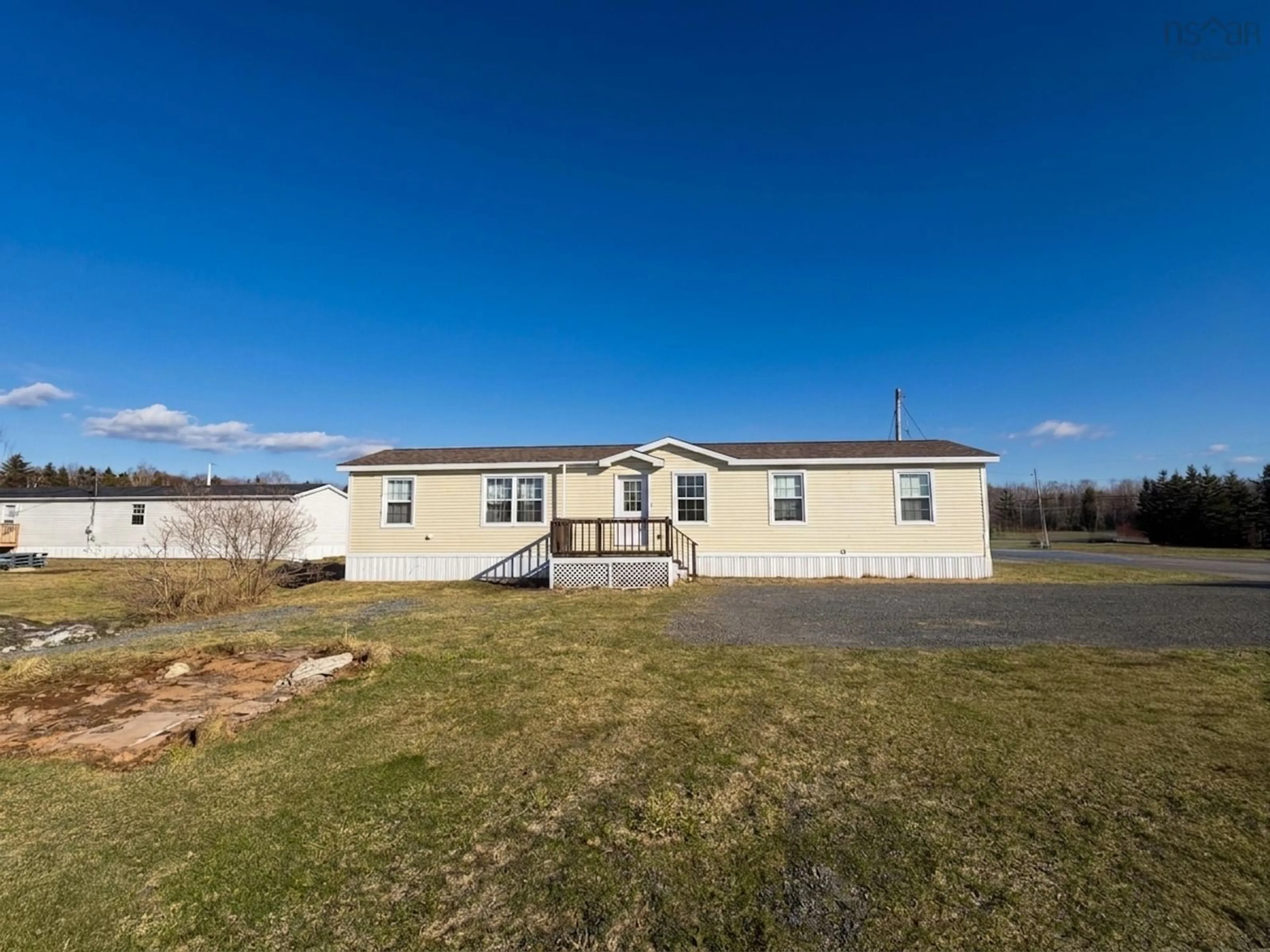 A pic from outside/outdoor area/front of a property/back of a property/a pic from drone, building for 72 Second St, Sydney Nova Scotia B1L 1C9