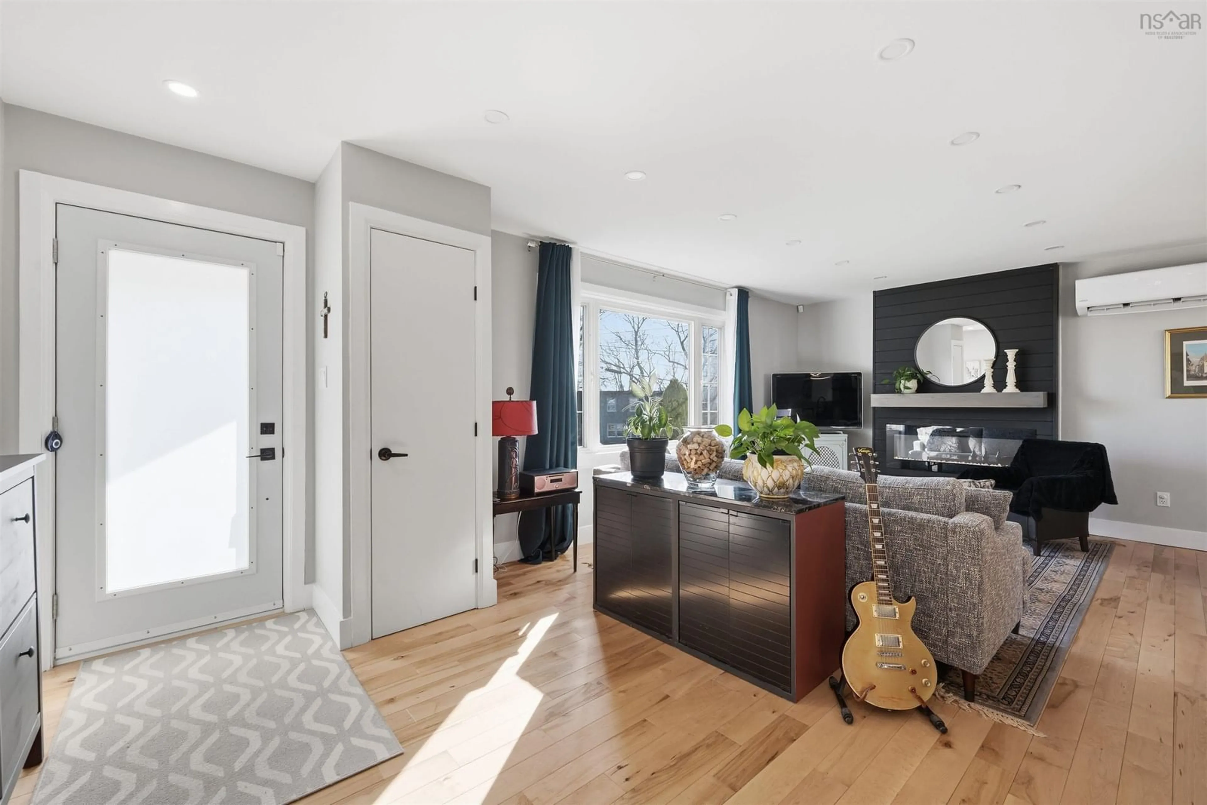 Indoor entryway for 3405 Claremont St, Halifax Nova Scotia B3L 3L6