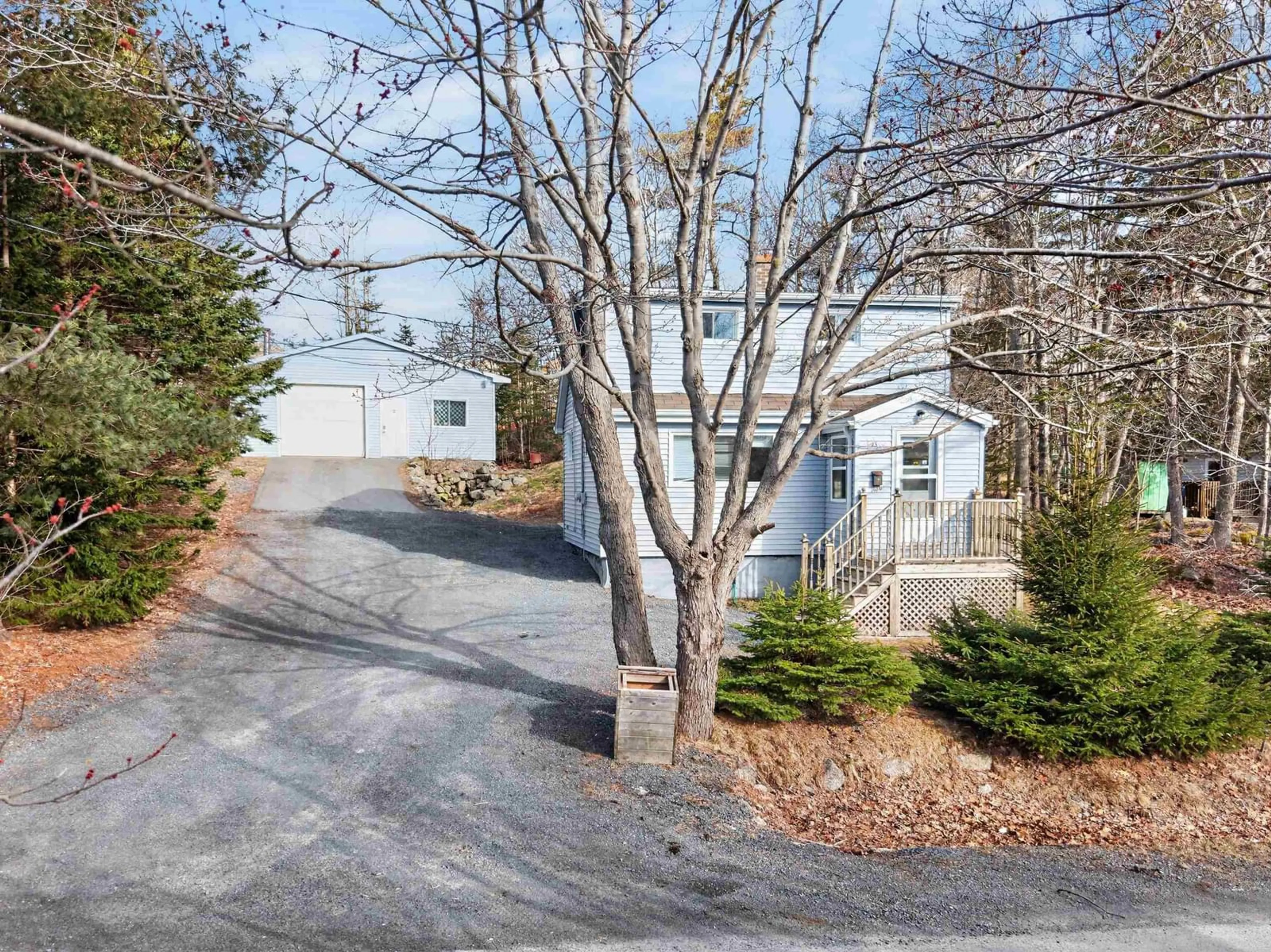 A pic from outside/outdoor area/front of a property/back of a property/a pic from drone, street for 25 Mansion Ave, Halifax Nova Scotia B3R 1C7
