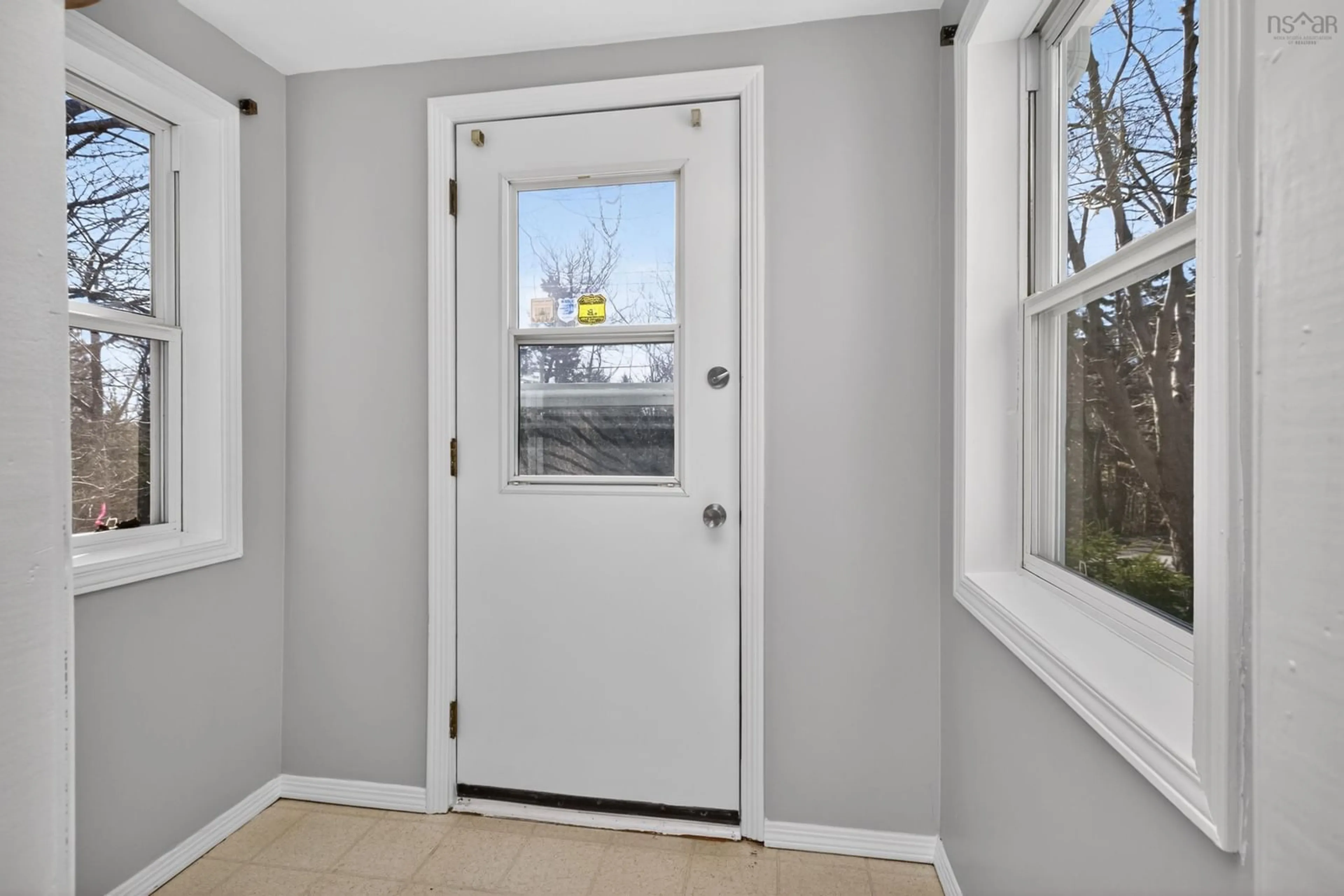 Indoor entryway for 25 Mansion Ave, Halifax Nova Scotia B3R 1C7