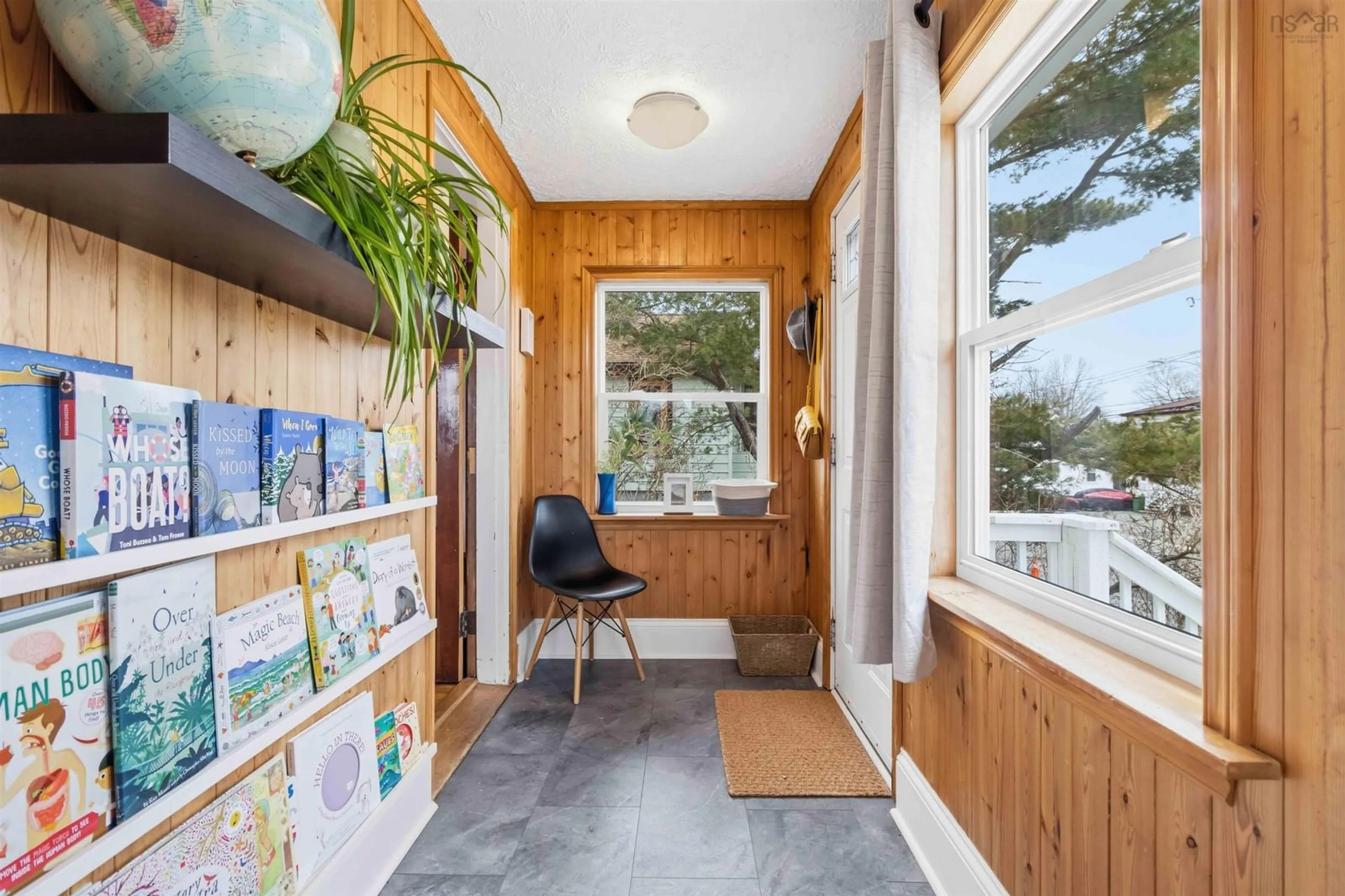 Indoor entryway for 18 Birch St, Fairview Nova Scotia B3N 2T9