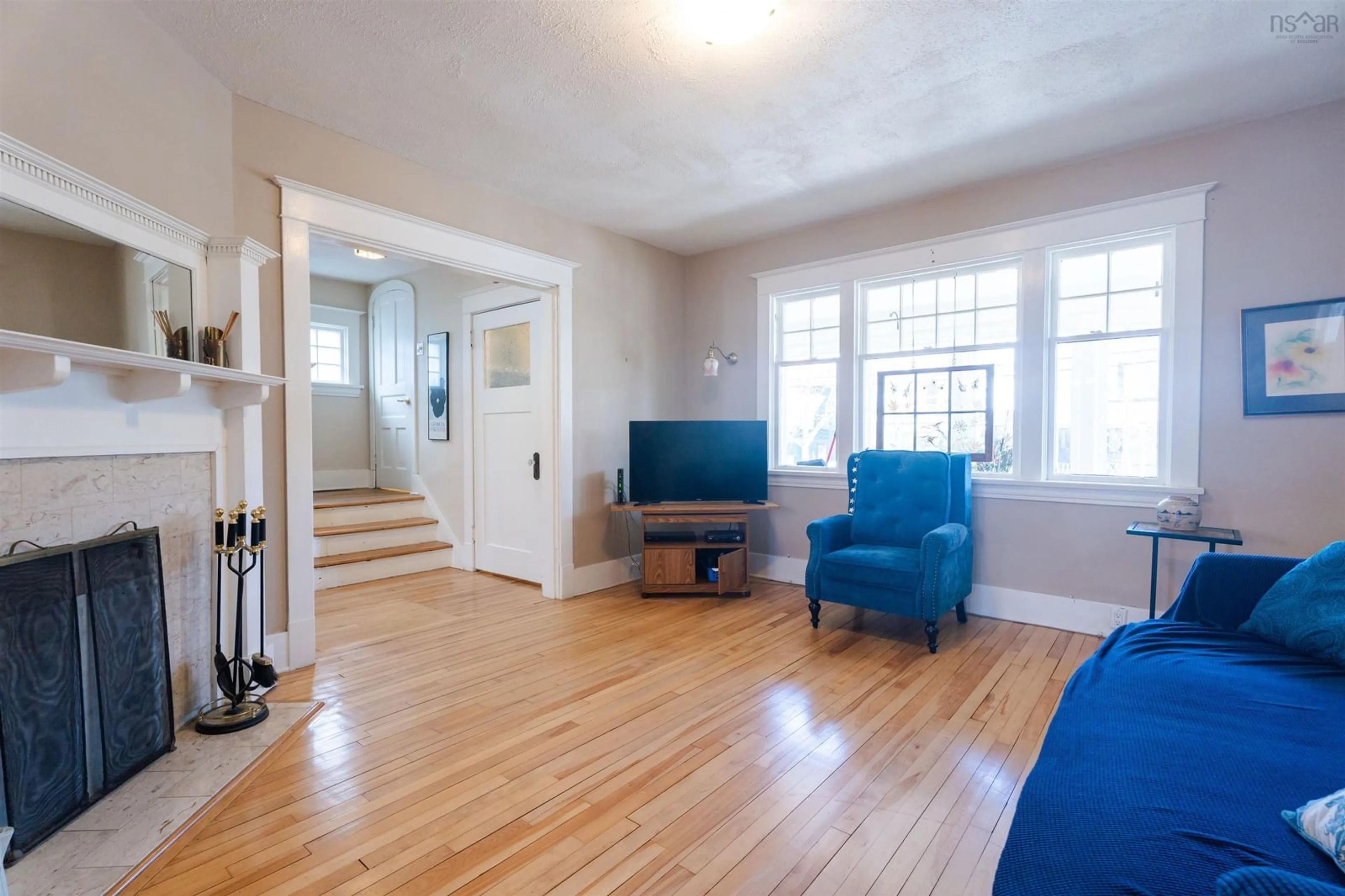 Living room with furniture, unknown for 6255 North St, Halifax Peninsula Nova Scotia B3L 1P4