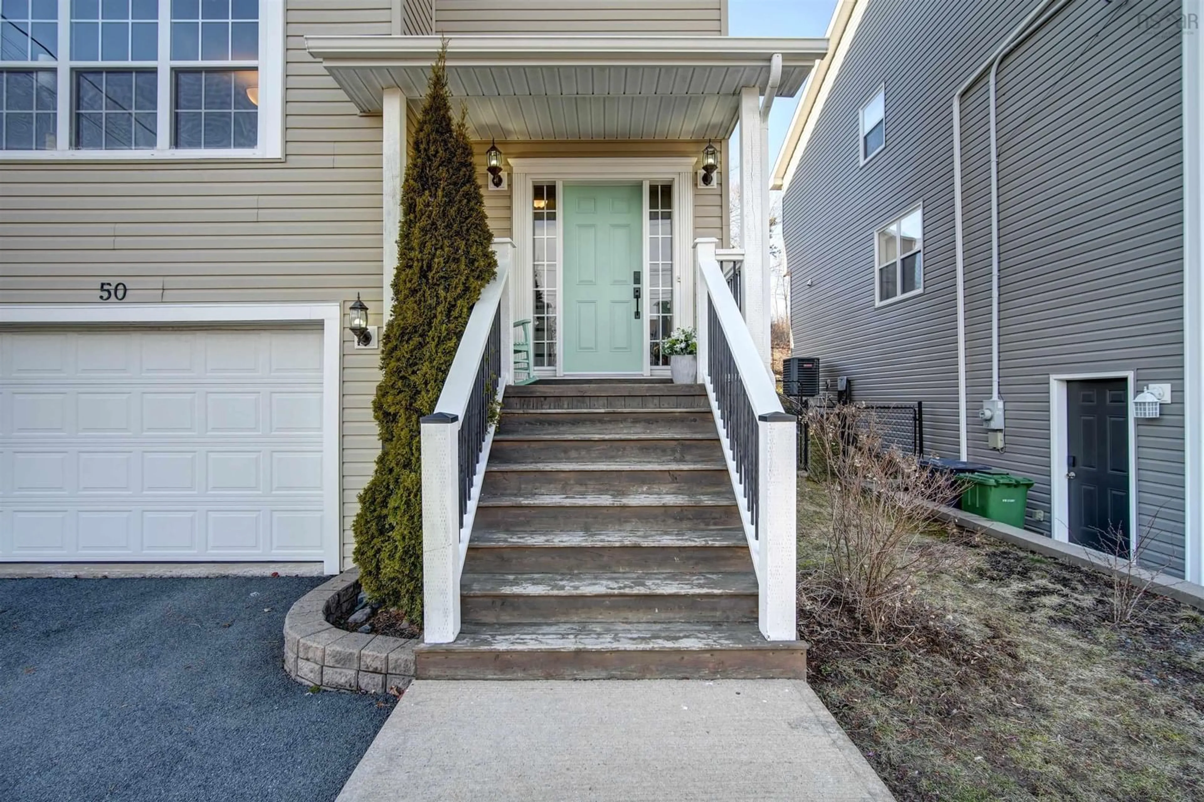 Indoor entryway for 50 Wakefield Crt, Middle Sackville Nova Scotia B4E 0H6