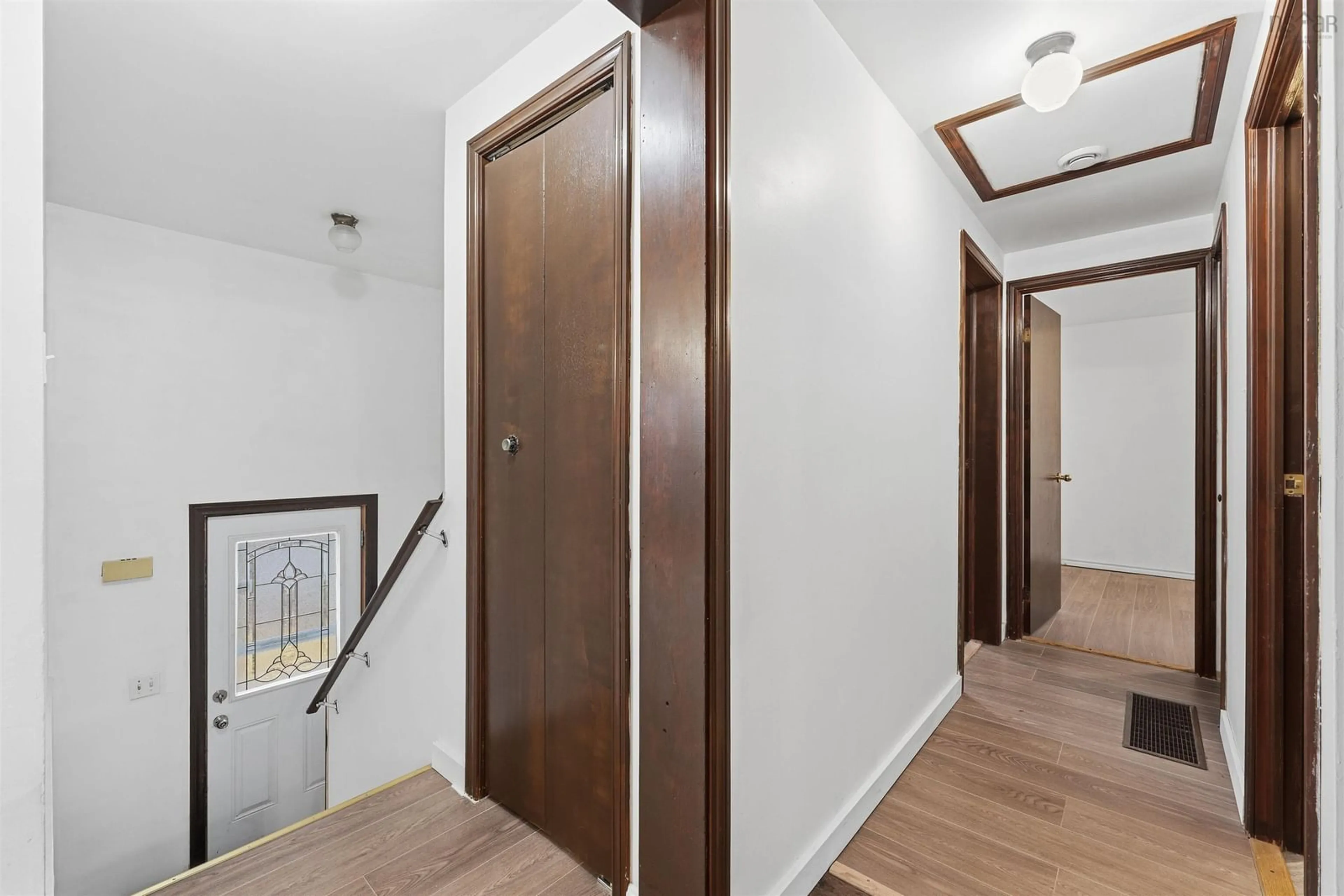 Indoor foyer for 6 Granby Crt, Halifax Nova Scotia B3R 2M7