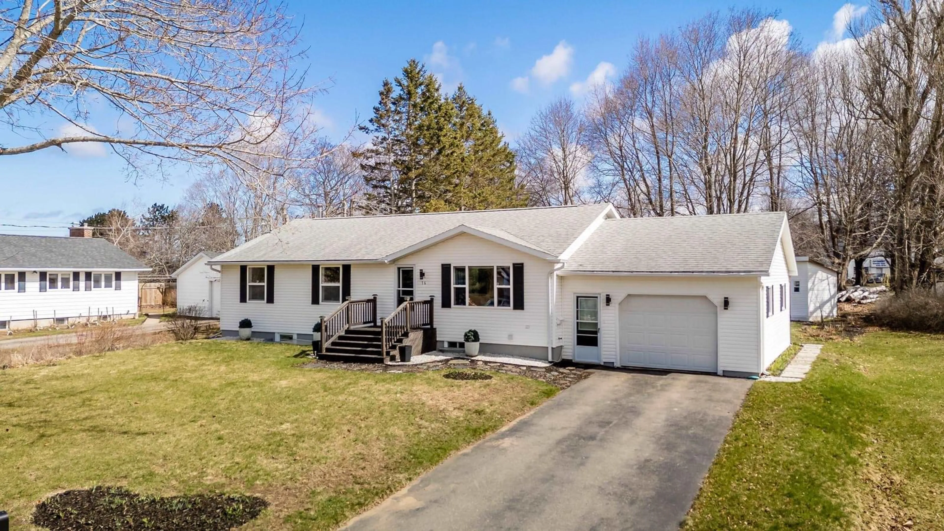 Home with vinyl exterior material, street for 16 Hillcrest Ave, Nictaux Nova Scotia B0S 1P0