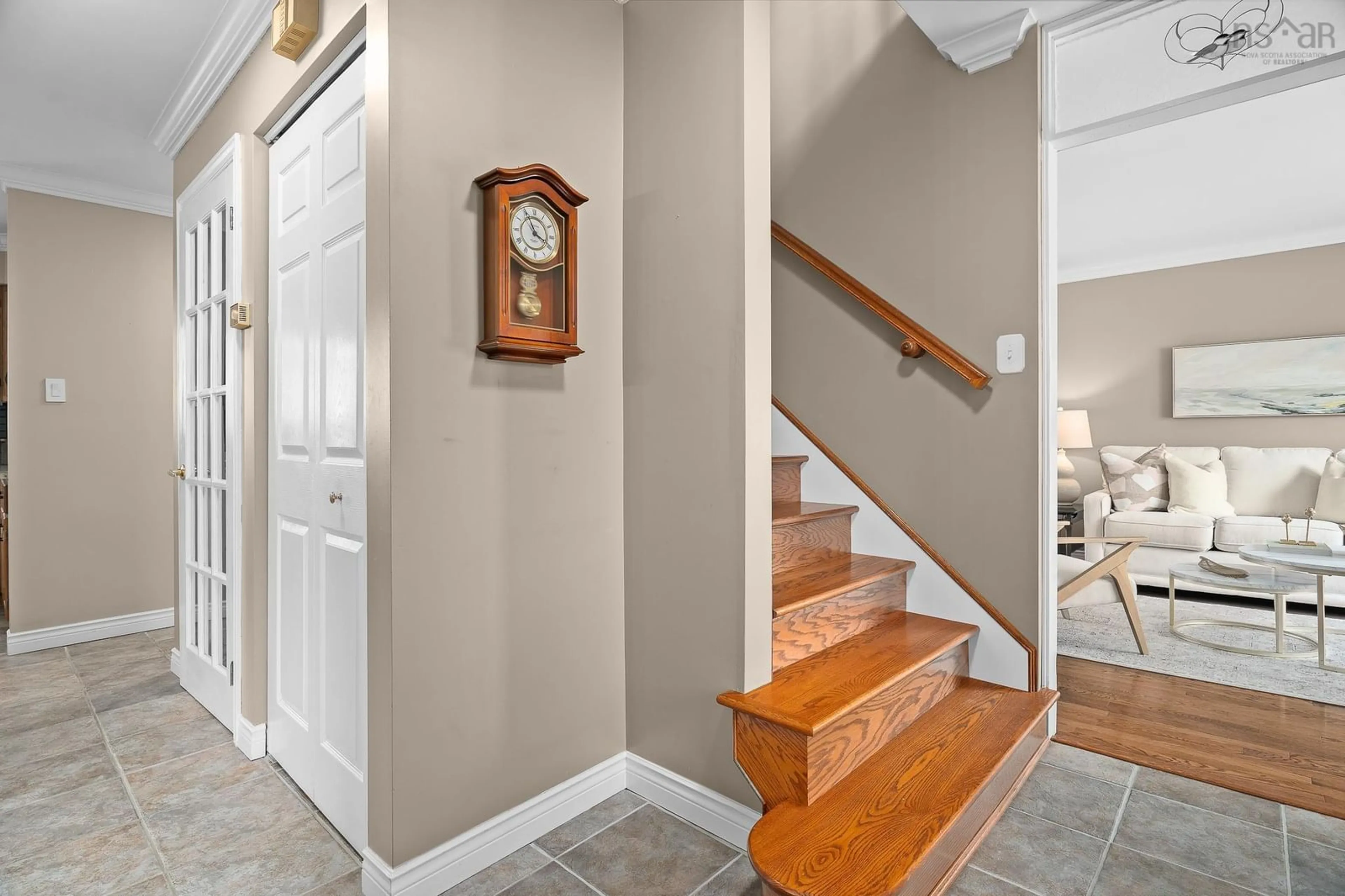 Indoor entryway for 8 Capistrano Dr, Dartmouth Nova Scotia B2X 3N4
