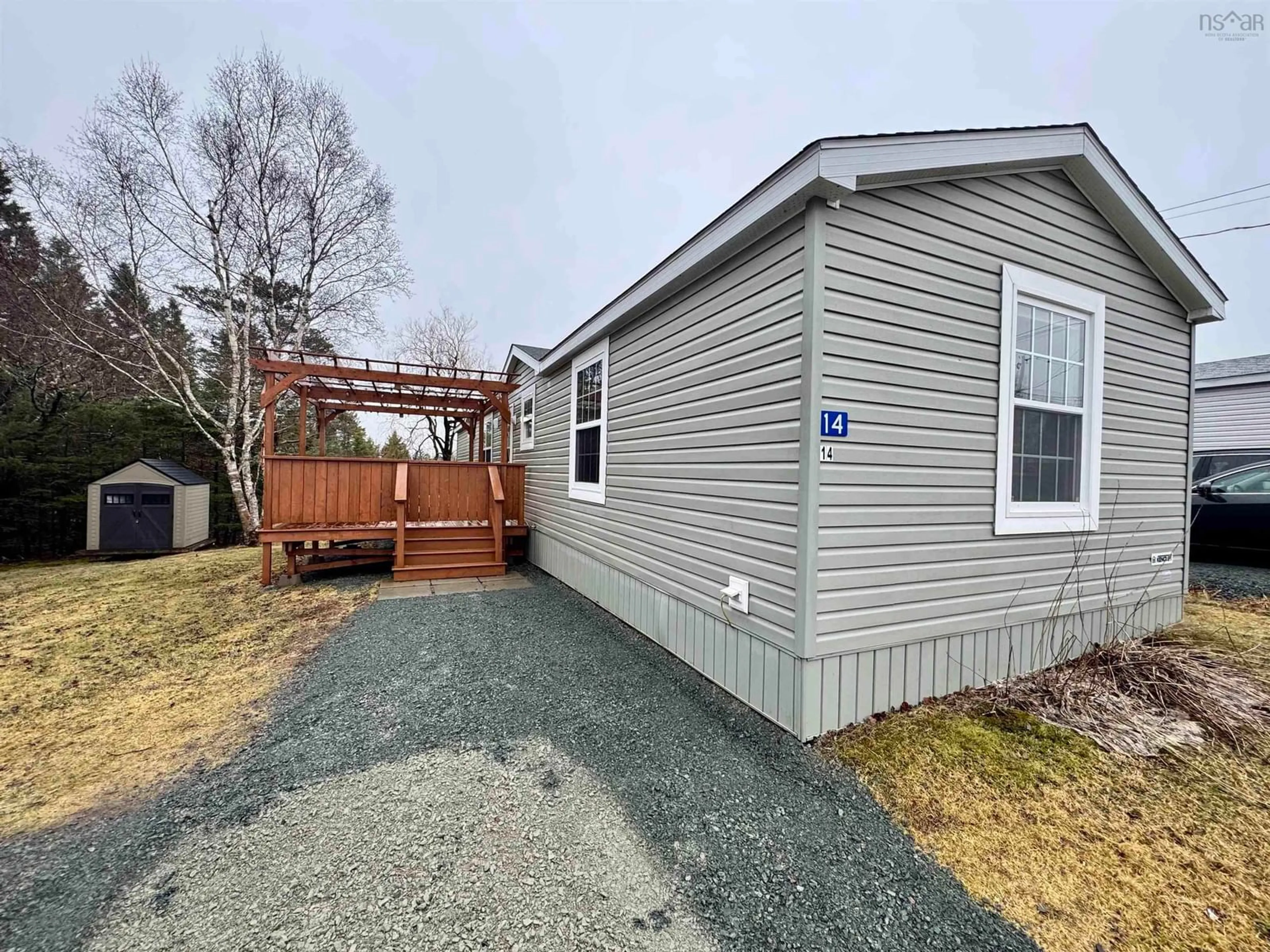 Home with vinyl exterior material, unknown for 14 Shirley Ave, Mount Uniacke Nova Scotia B0N 1Z0