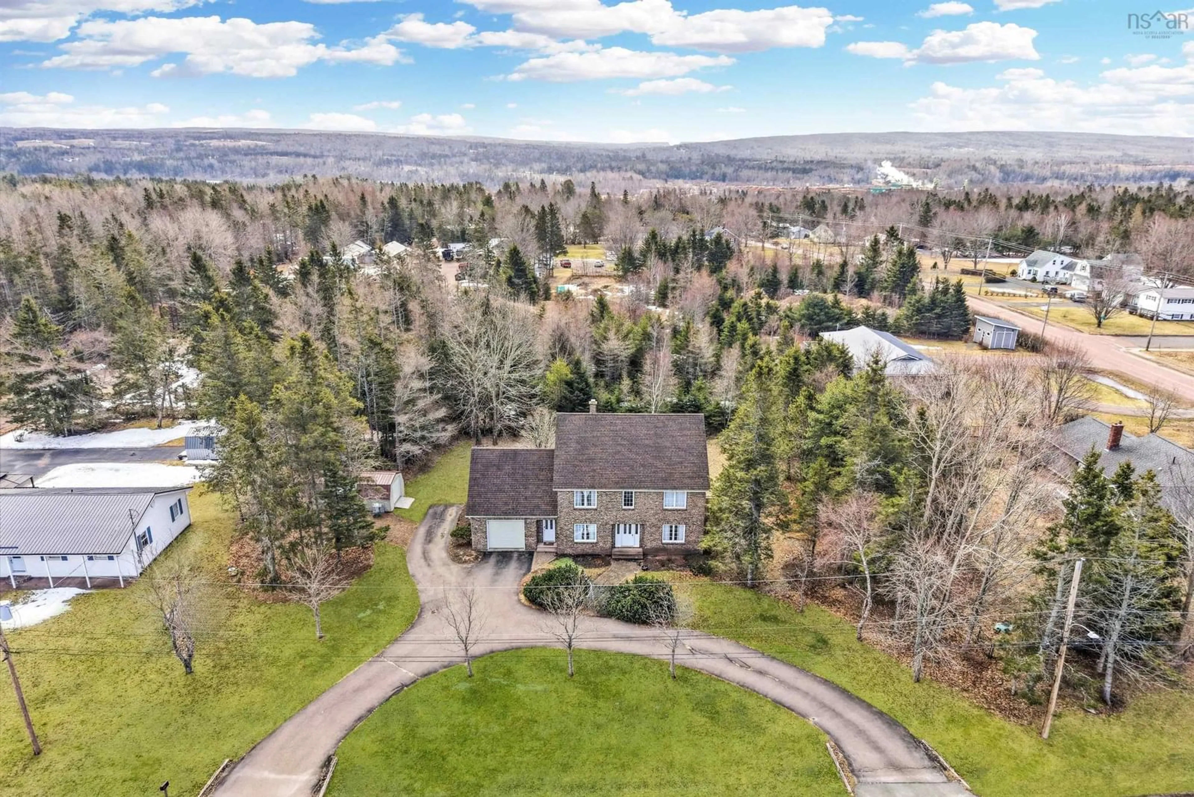 A pic from outside/outdoor area/front of a property/back of a property/a pic from drone, unknown for 14 Eagle Dr, Valley Nova Scotia B6L 2C5