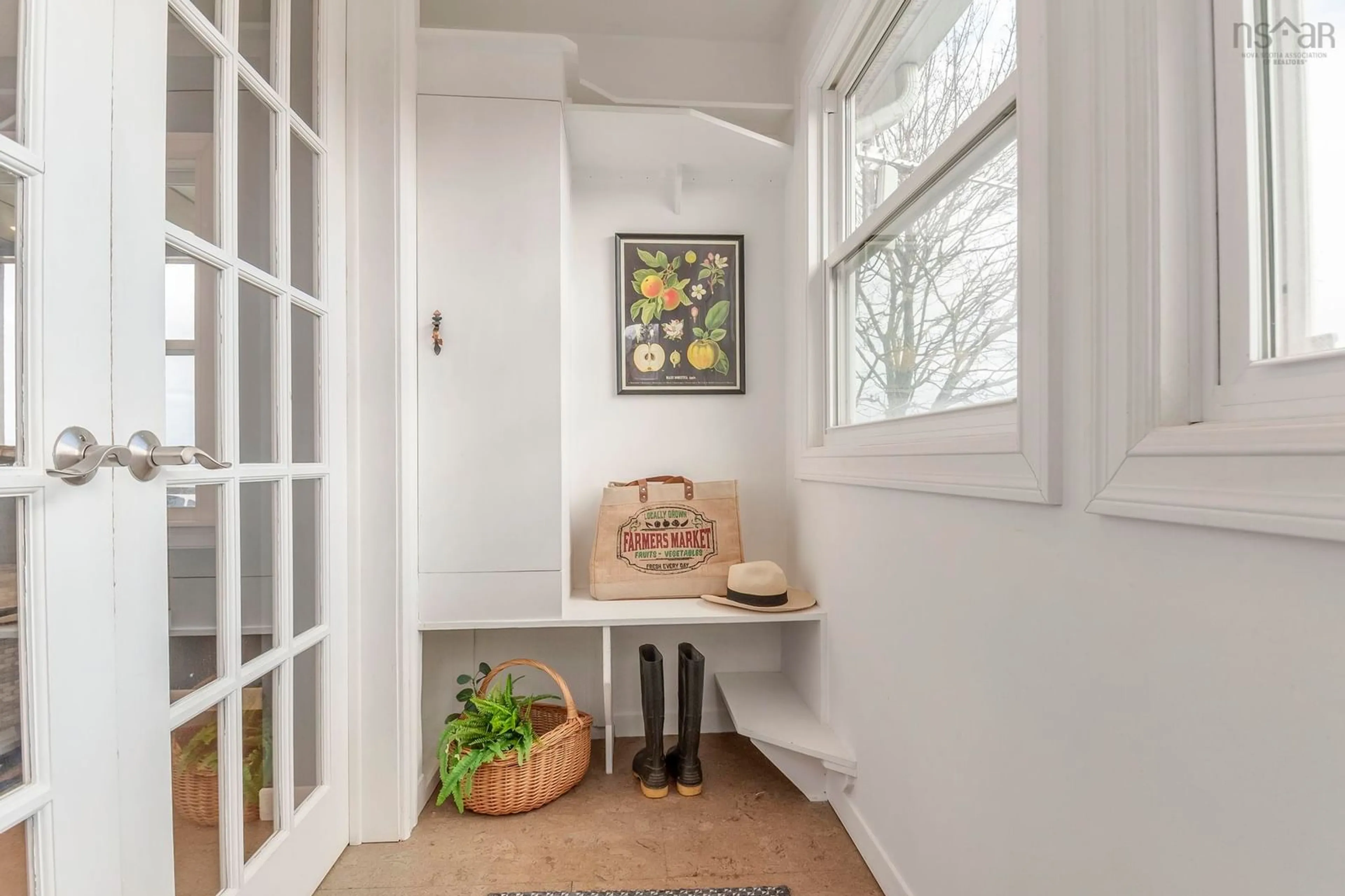 Indoor entryway for 102 Pheasant Rd, North Grand Pre Nova Scotia B0P 1M0