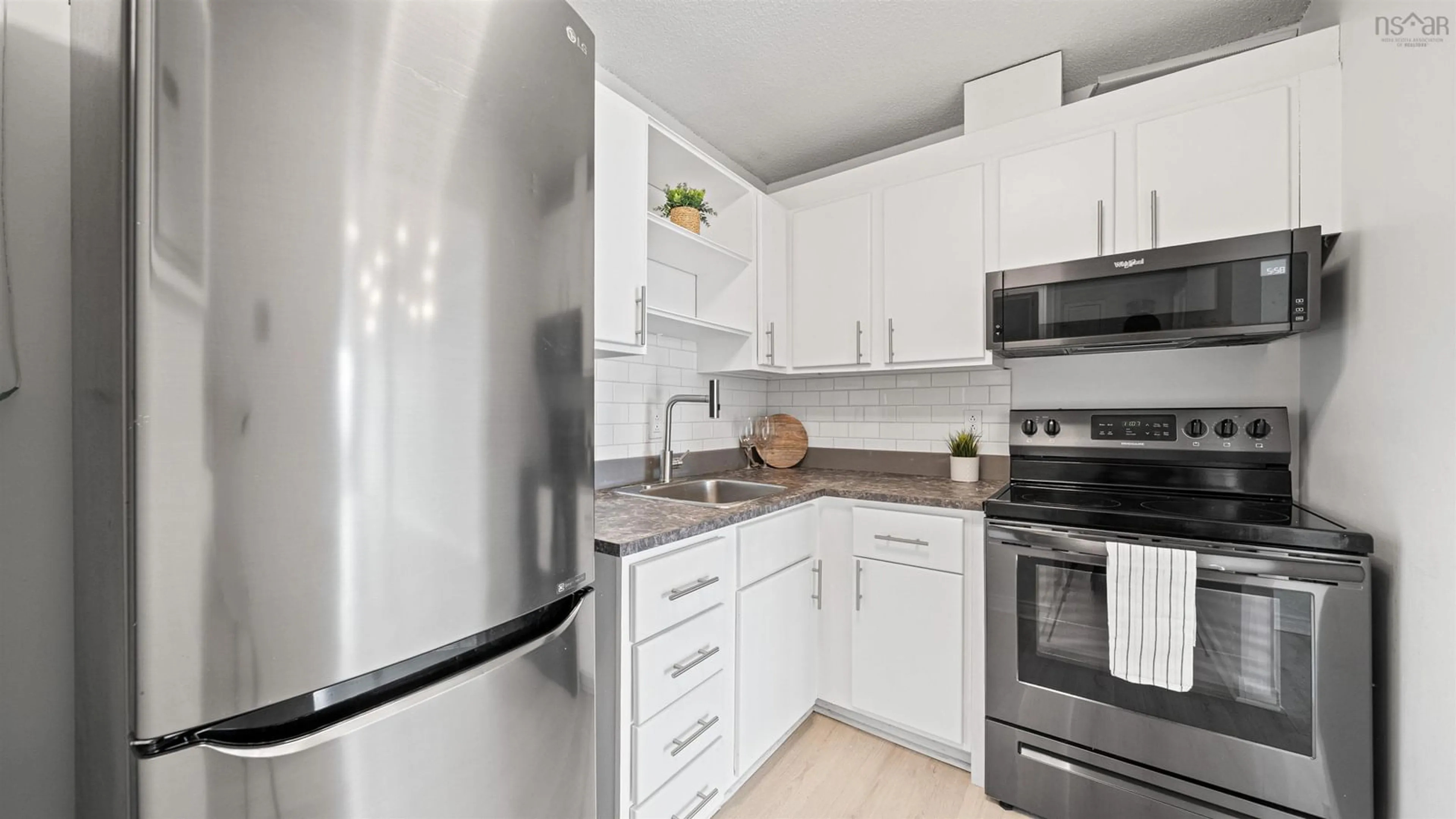 Standard kitchen, unknown for 6369 Coburg Rd #1505, Halifax Nova Scotia B3H 4J7