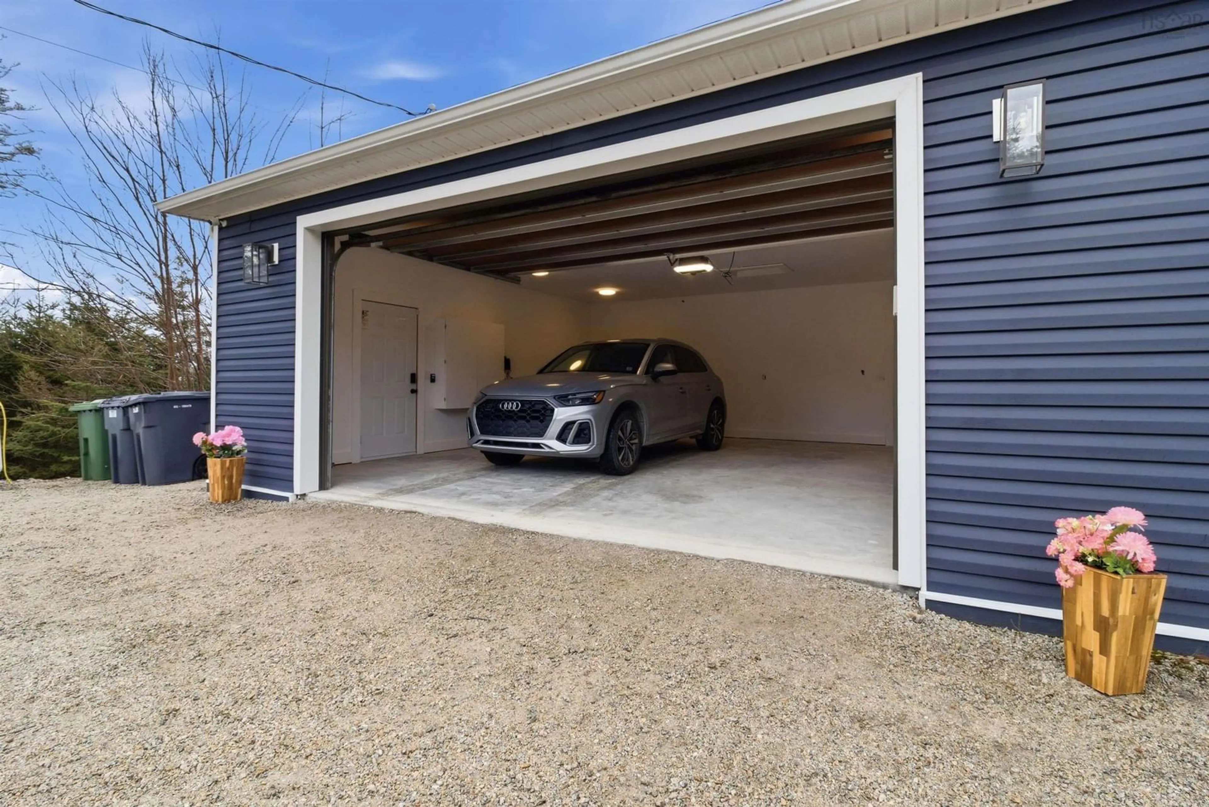 Indoor garage for 107 Amelinda Cres, Boutiliers Point Nova Scotia B3Z 1X5