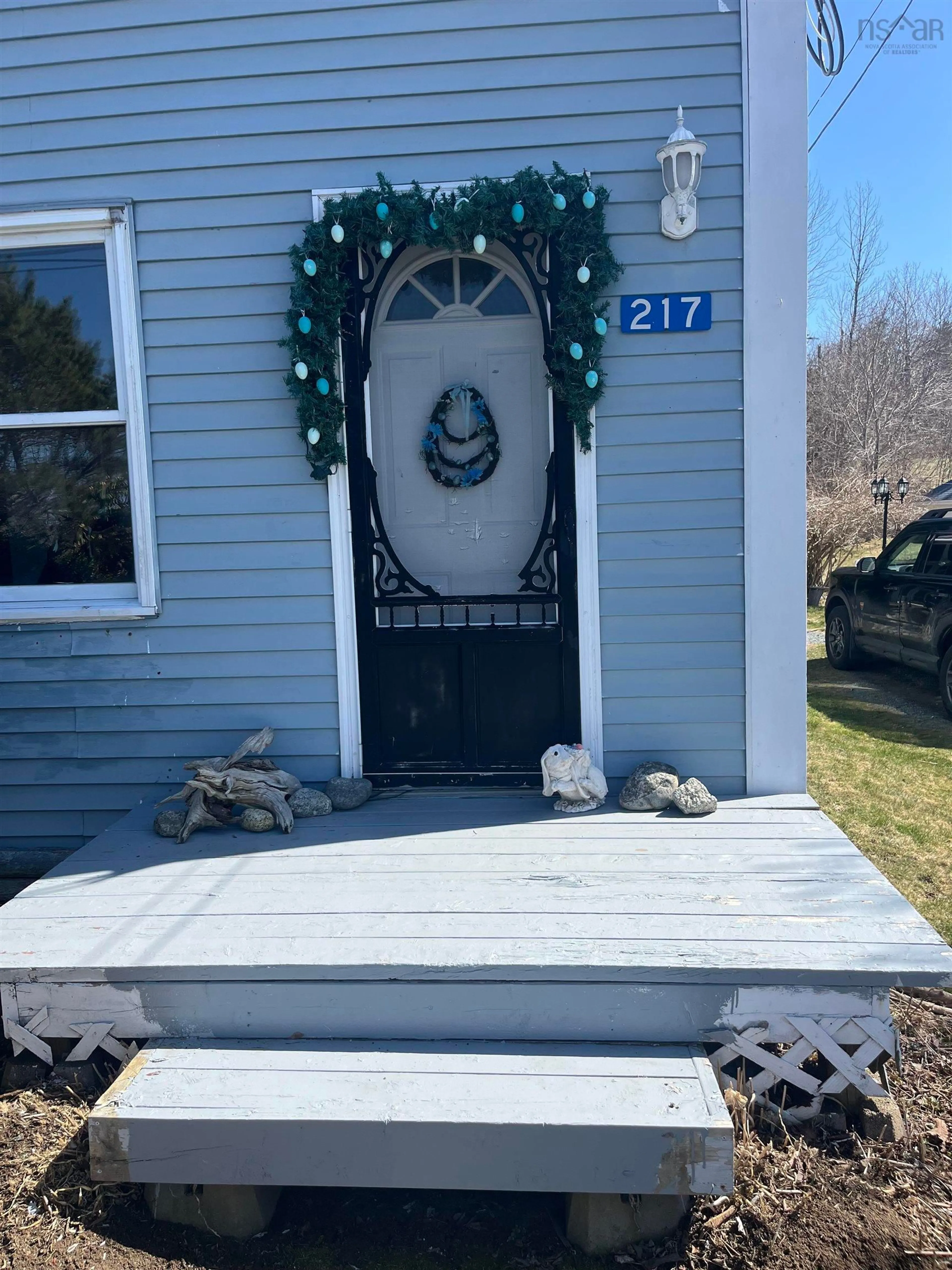 Indoor entryway for 217 Waterloo St, Liverpool Nova Scotia B0T 1K0