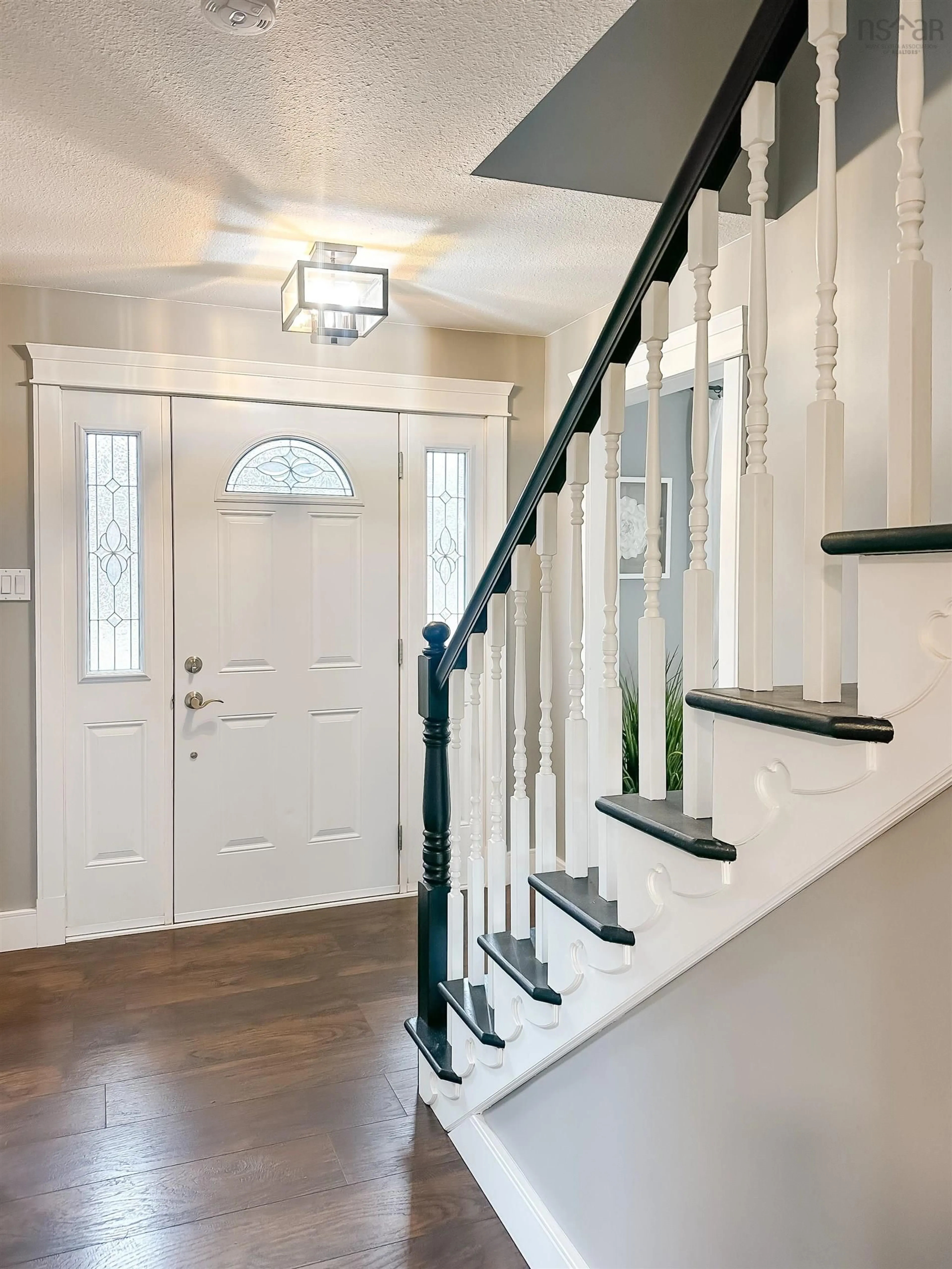 Indoor entryway for 690 Maple St, East Berwick Nova Scotia B0P 1E0