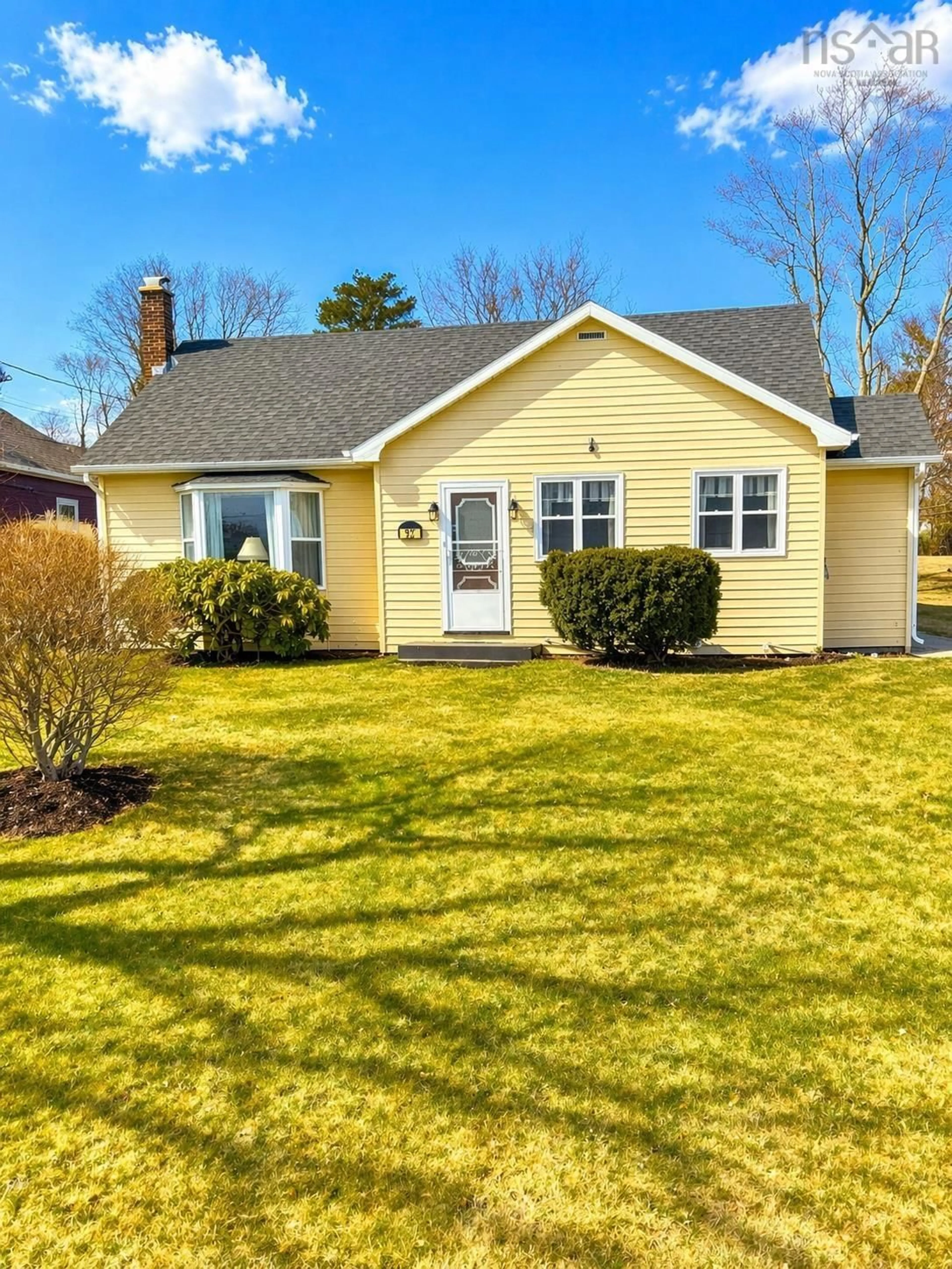 Home with vinyl exterior material, street for 92 Queen St, North Sydney Nova Scotia B2A 1A6