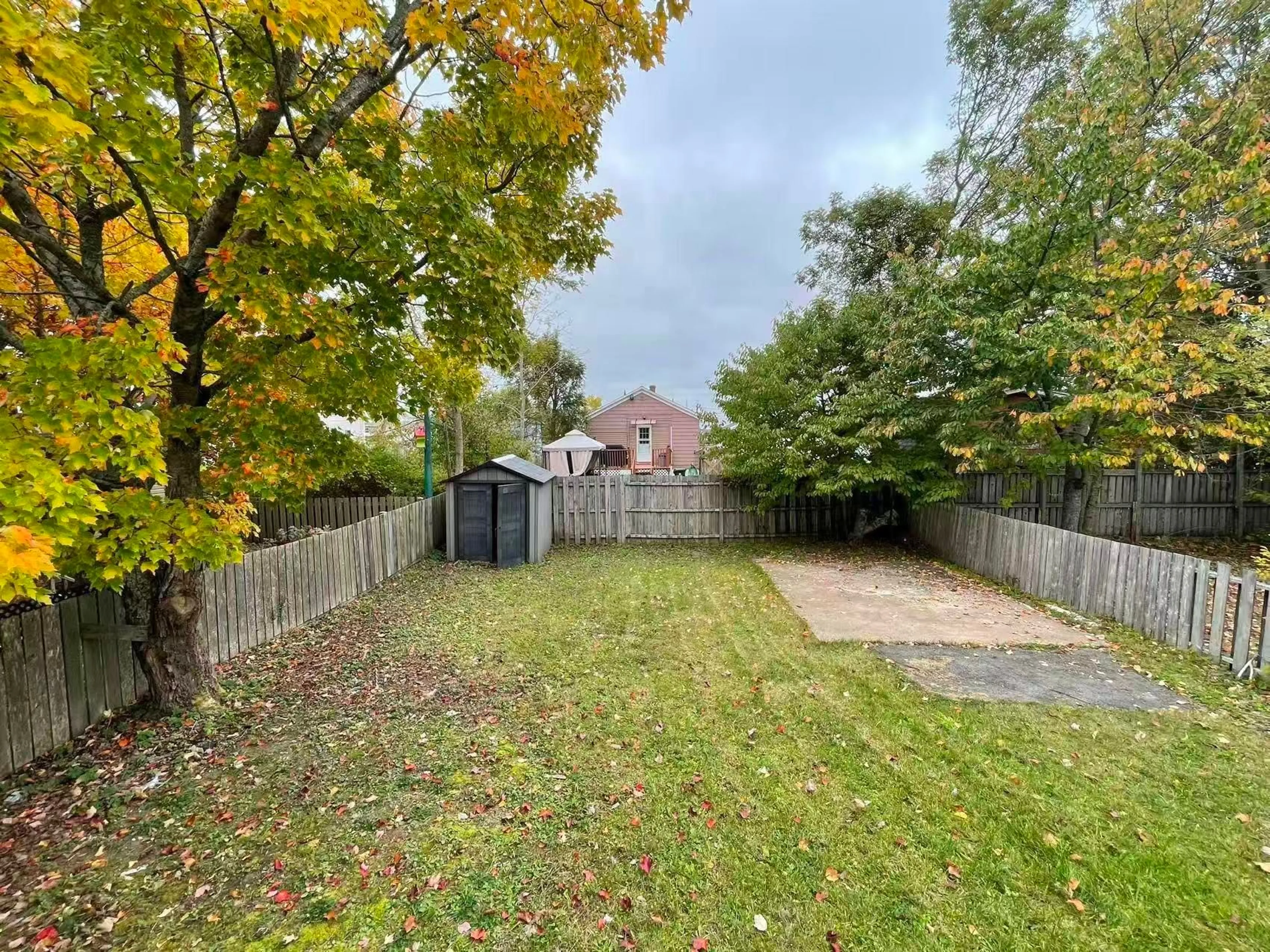 A pic from outside/outdoor area/front of a property/back of a property/a pic from drone, unknown for 123 Lorne St, Sydney Nova Scotia B1P 4H3
