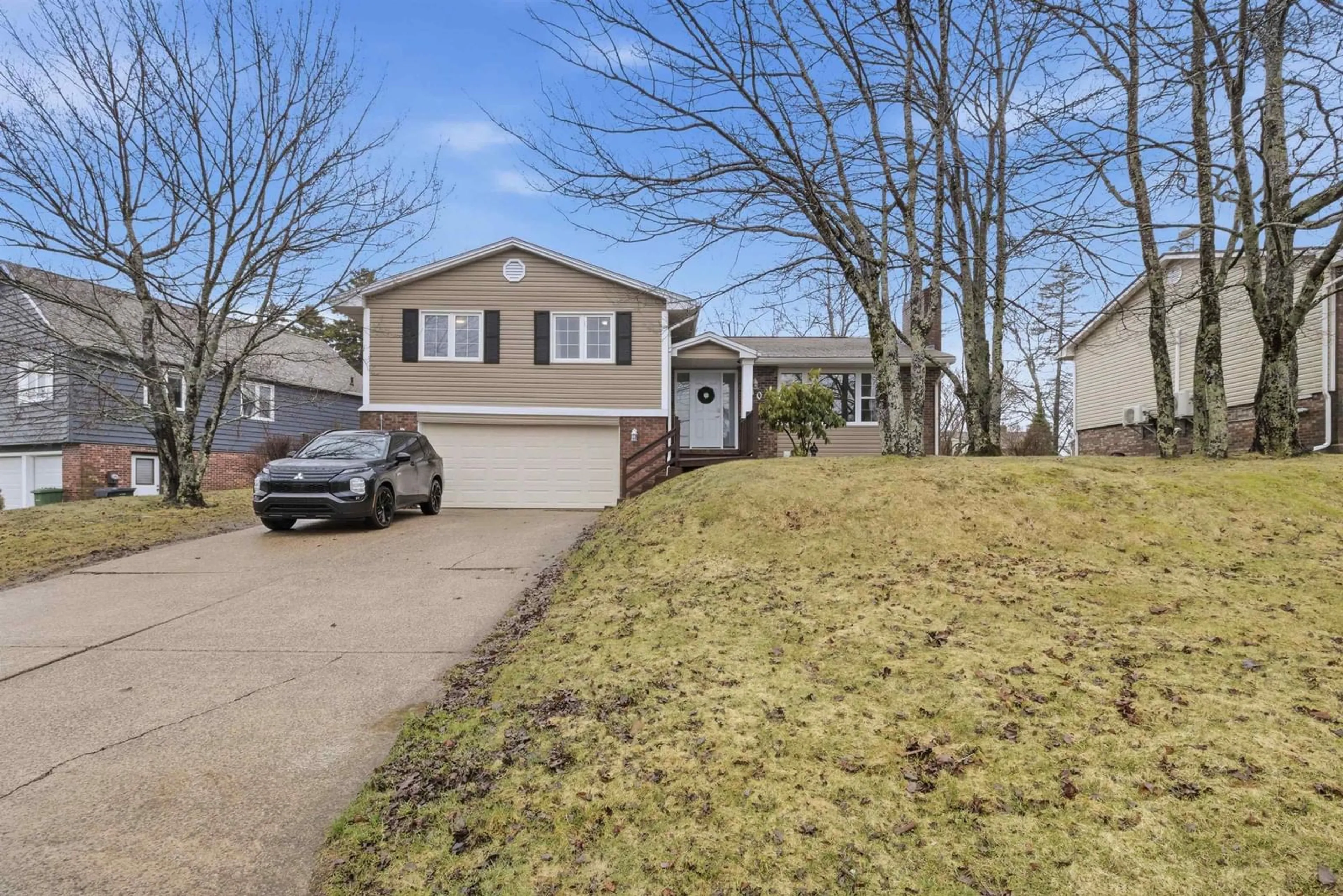 Home with vinyl exterior material, street for 10 Durham Way, Cole Harbour Nova Scotia B2V 1X1